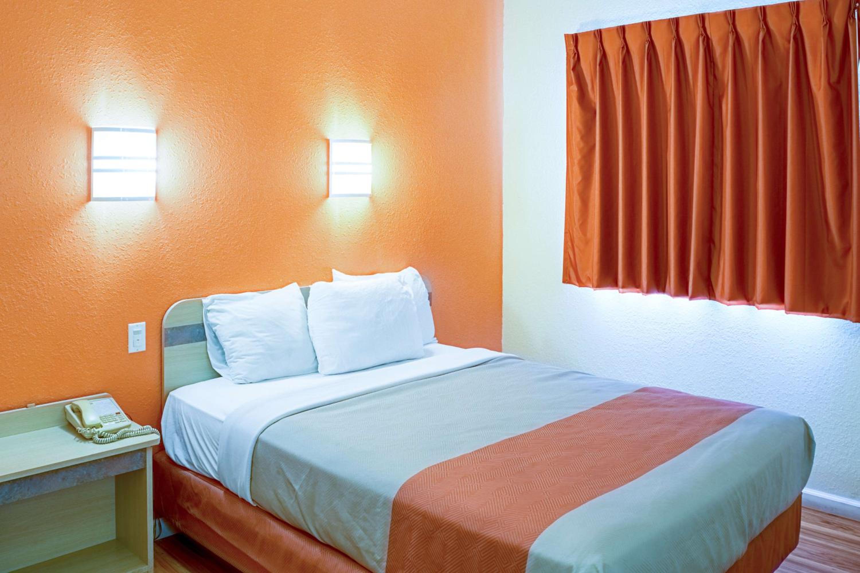 Motel 6-Seymour, IN - North