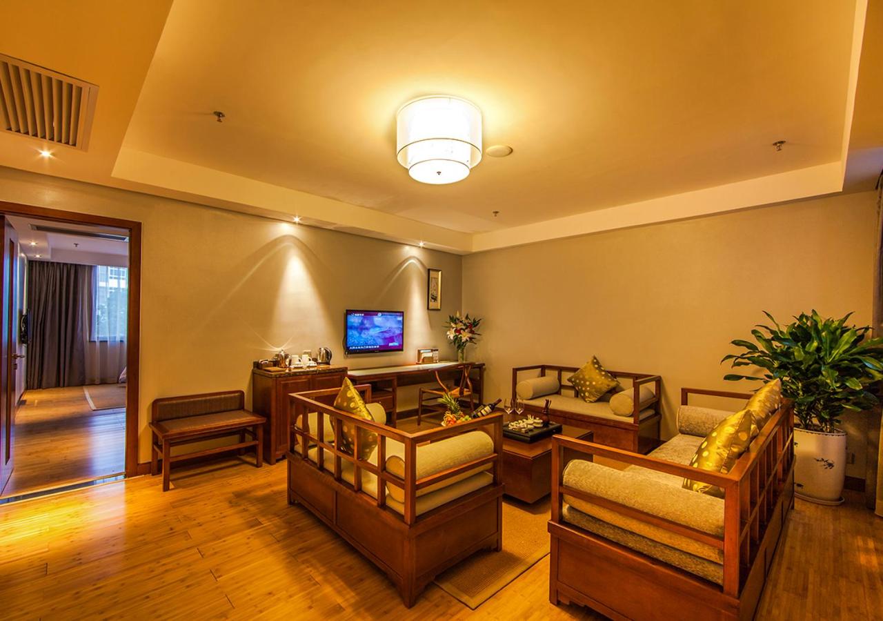Deluxe Suite photo 1