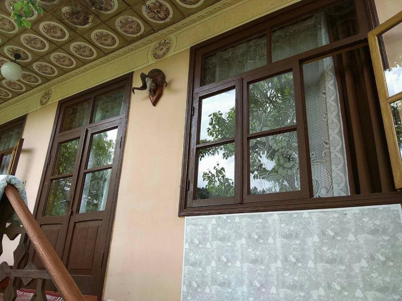 Family Room with Private Bathroom photo 2