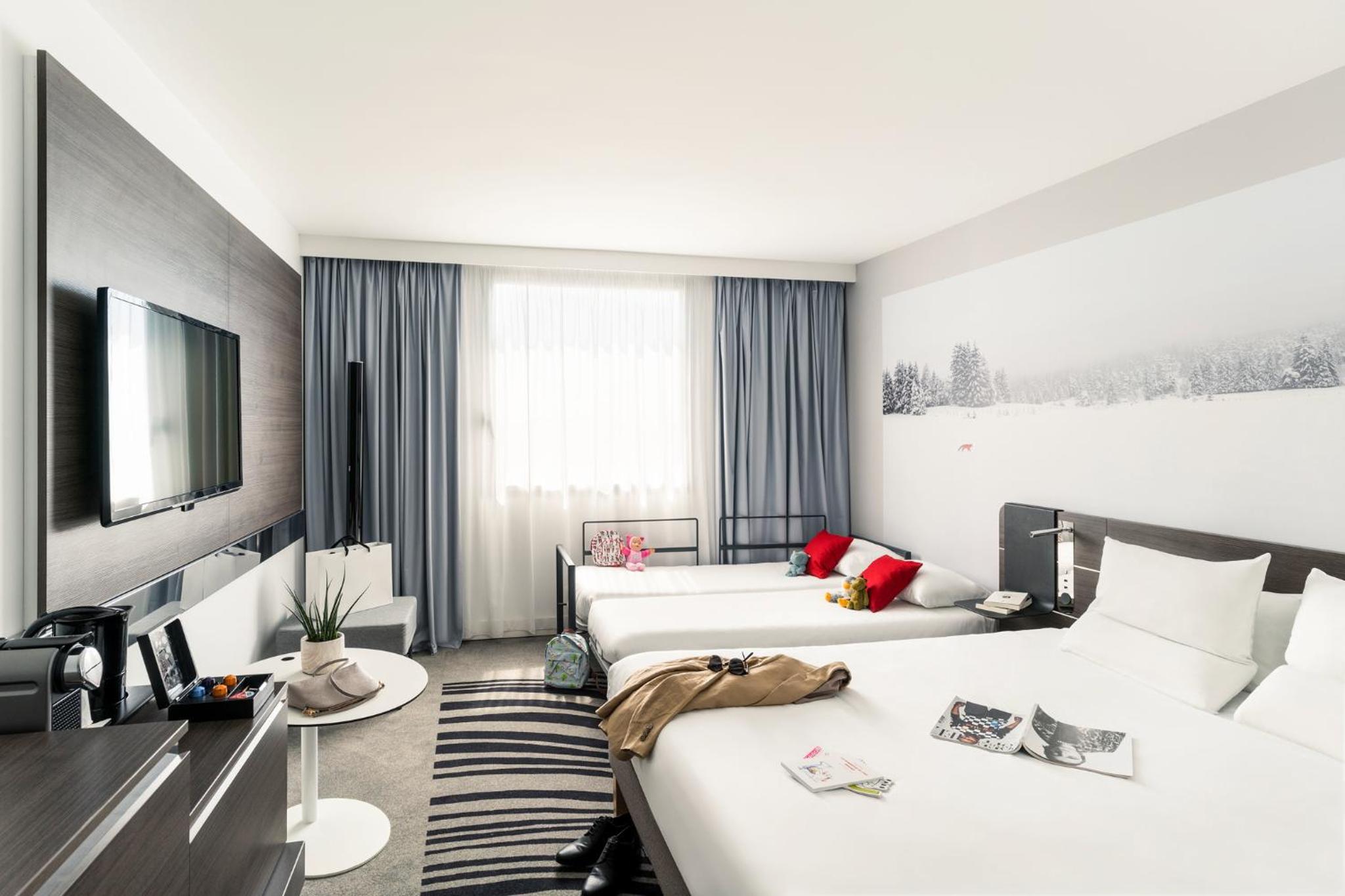Executive Queen Room With Sofa Bed