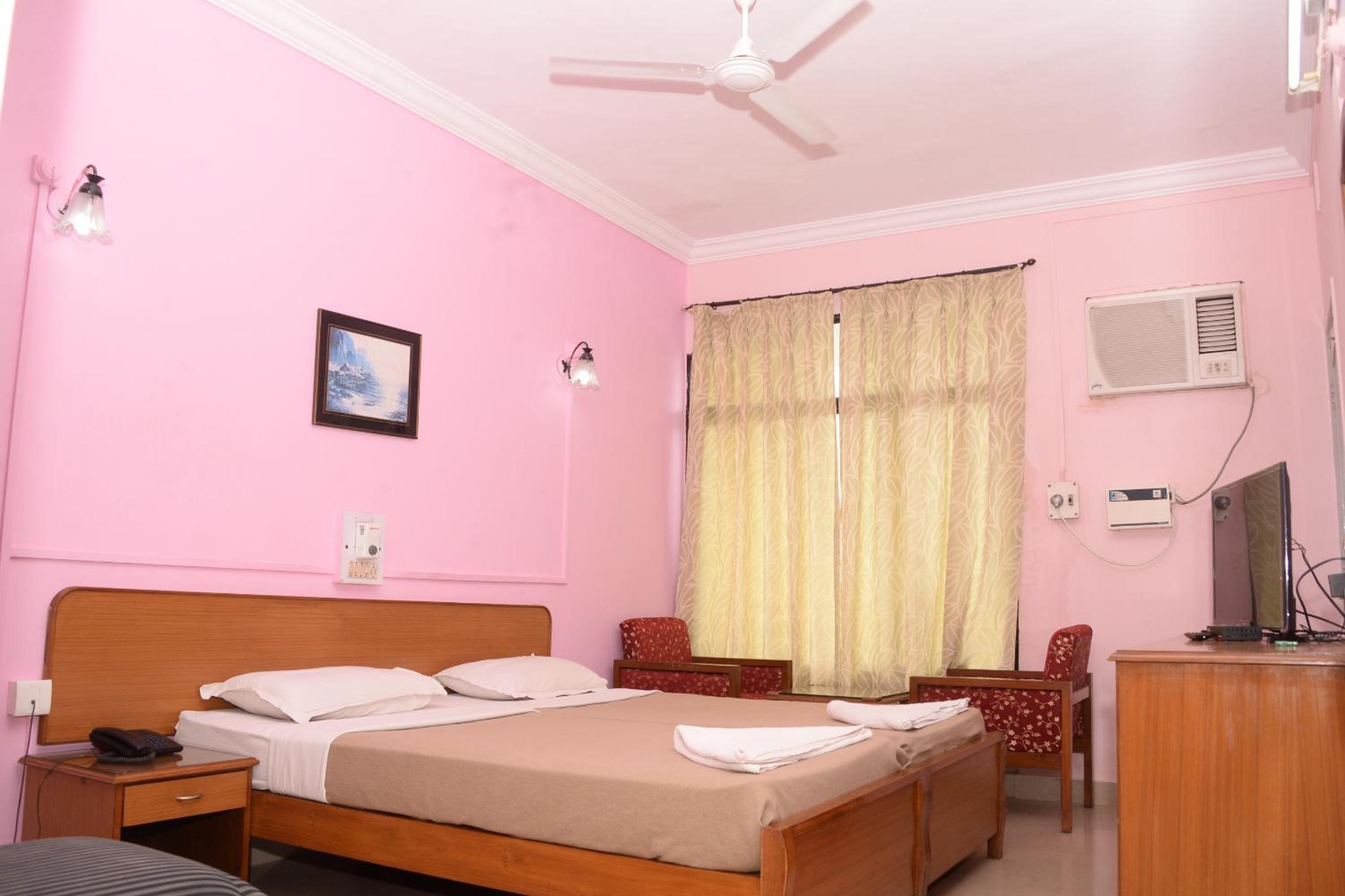 Standard Non AC Room photo 1