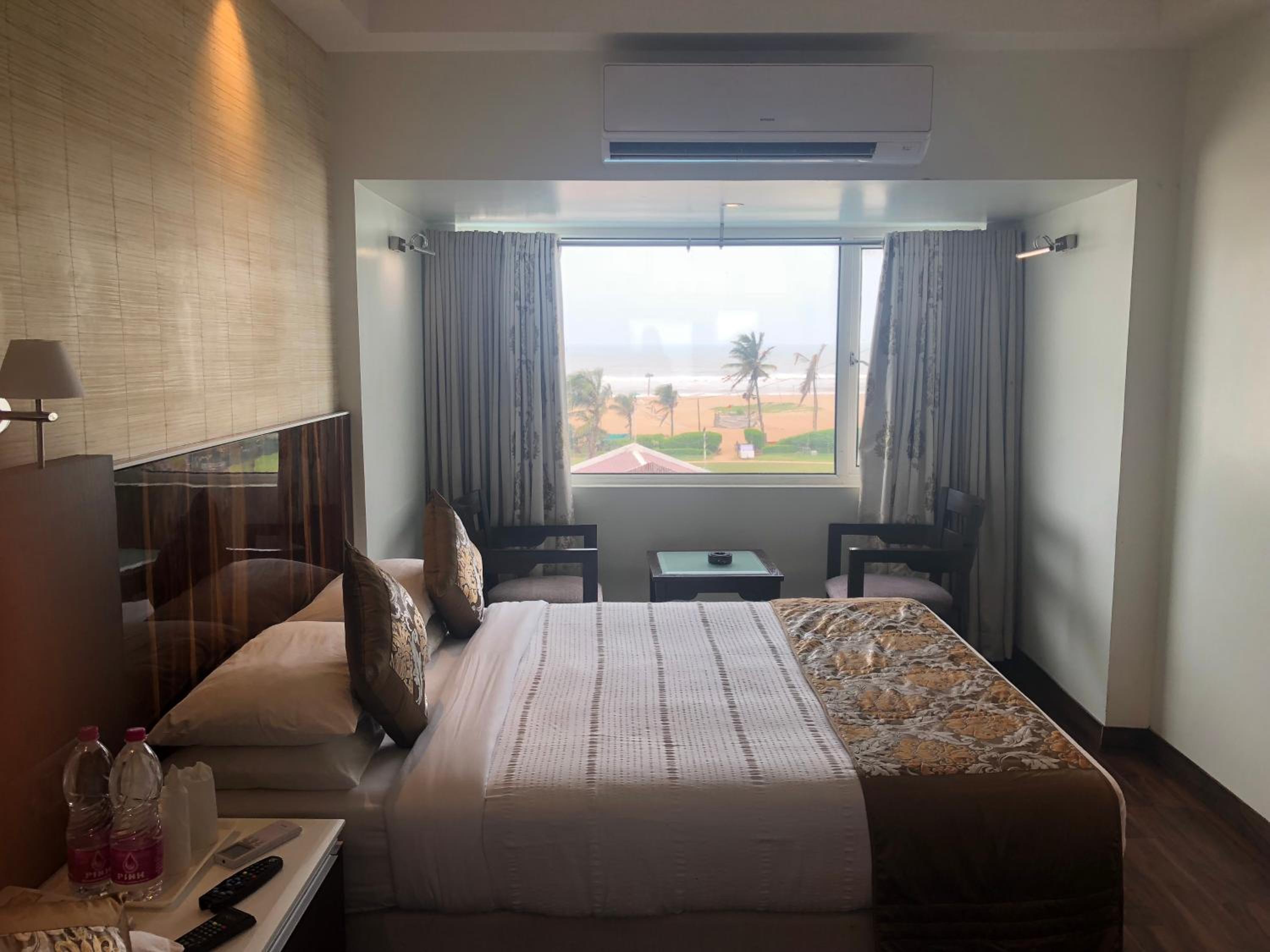 Family Room with Sea View (4 adults) photo 3