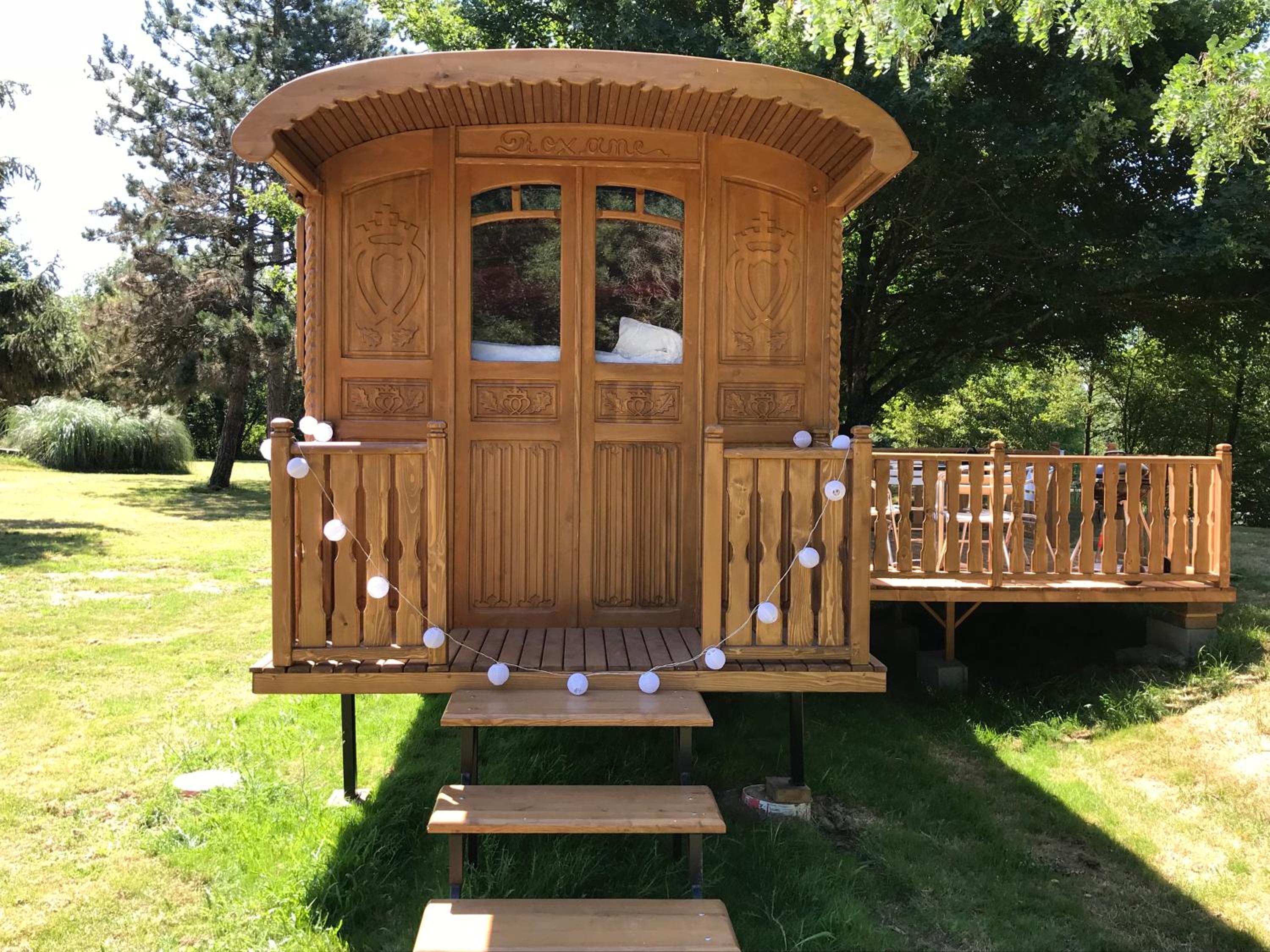 Wooden Caravan (4 Adults)  photo 1