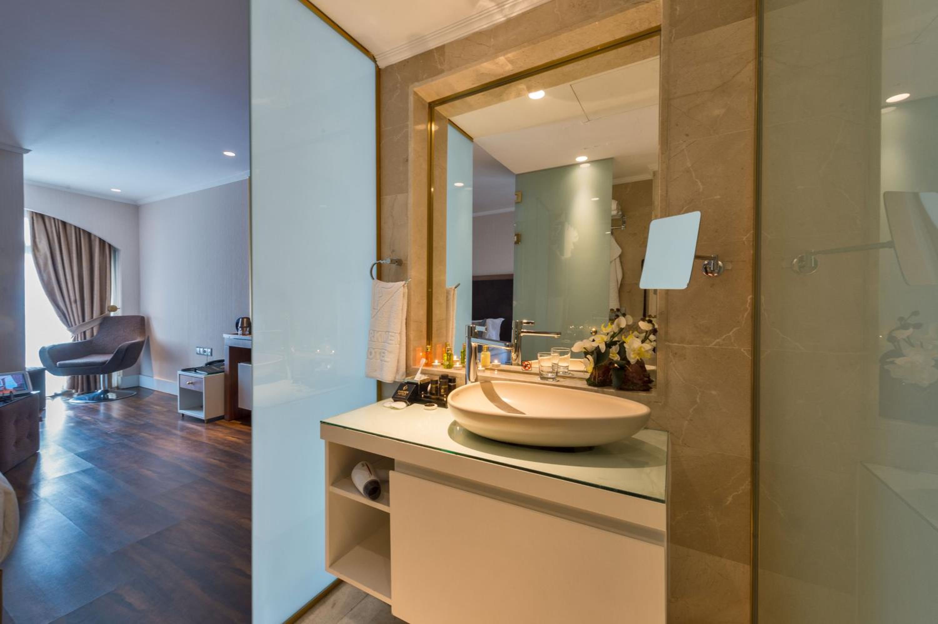 Double or Twin Room with Extra Bed photo 3
