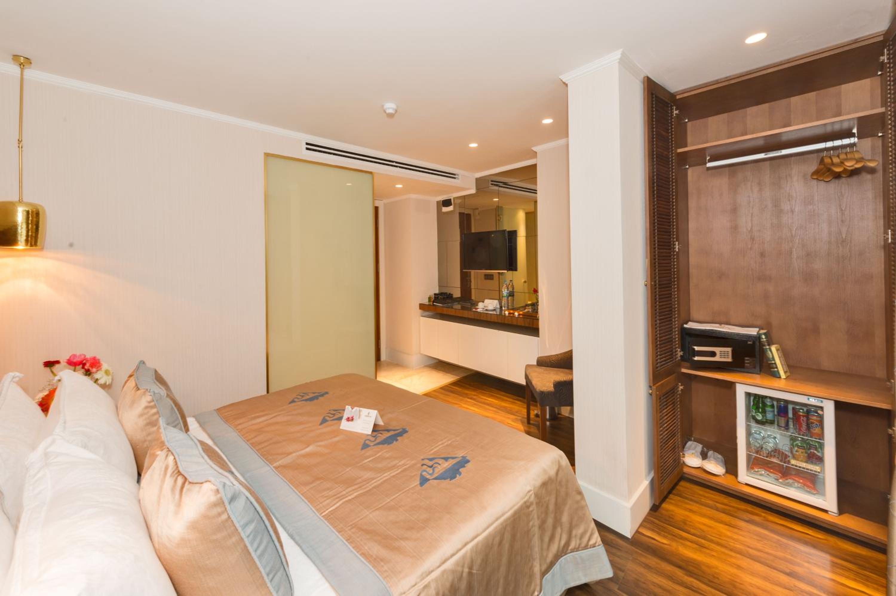 Standard Double Room photo 2