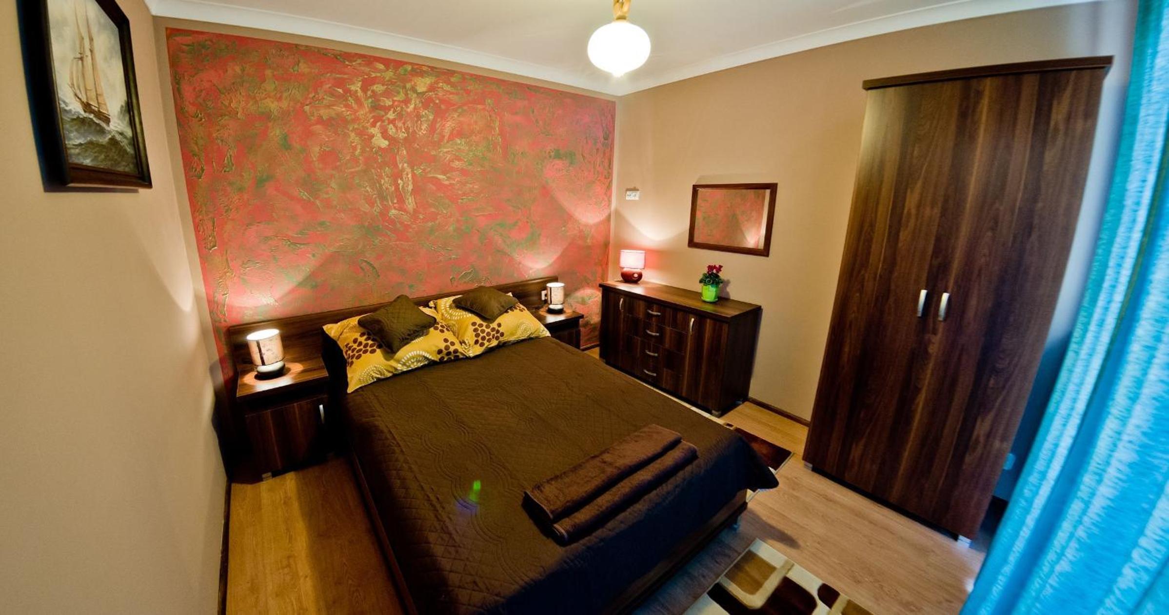 Deluxe One-Bedroom Apartment photo 1