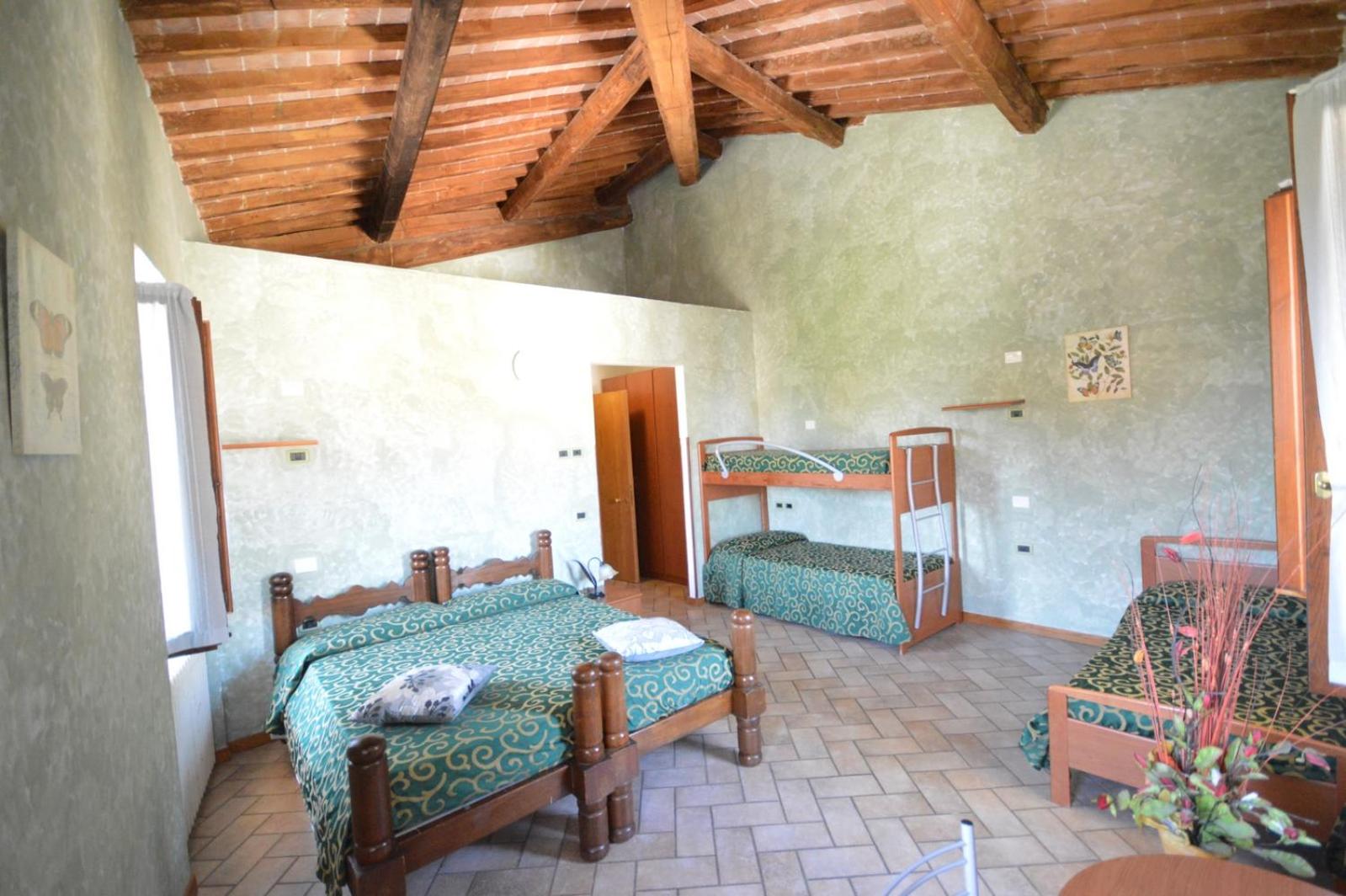 Quadruple Room - Photo 4