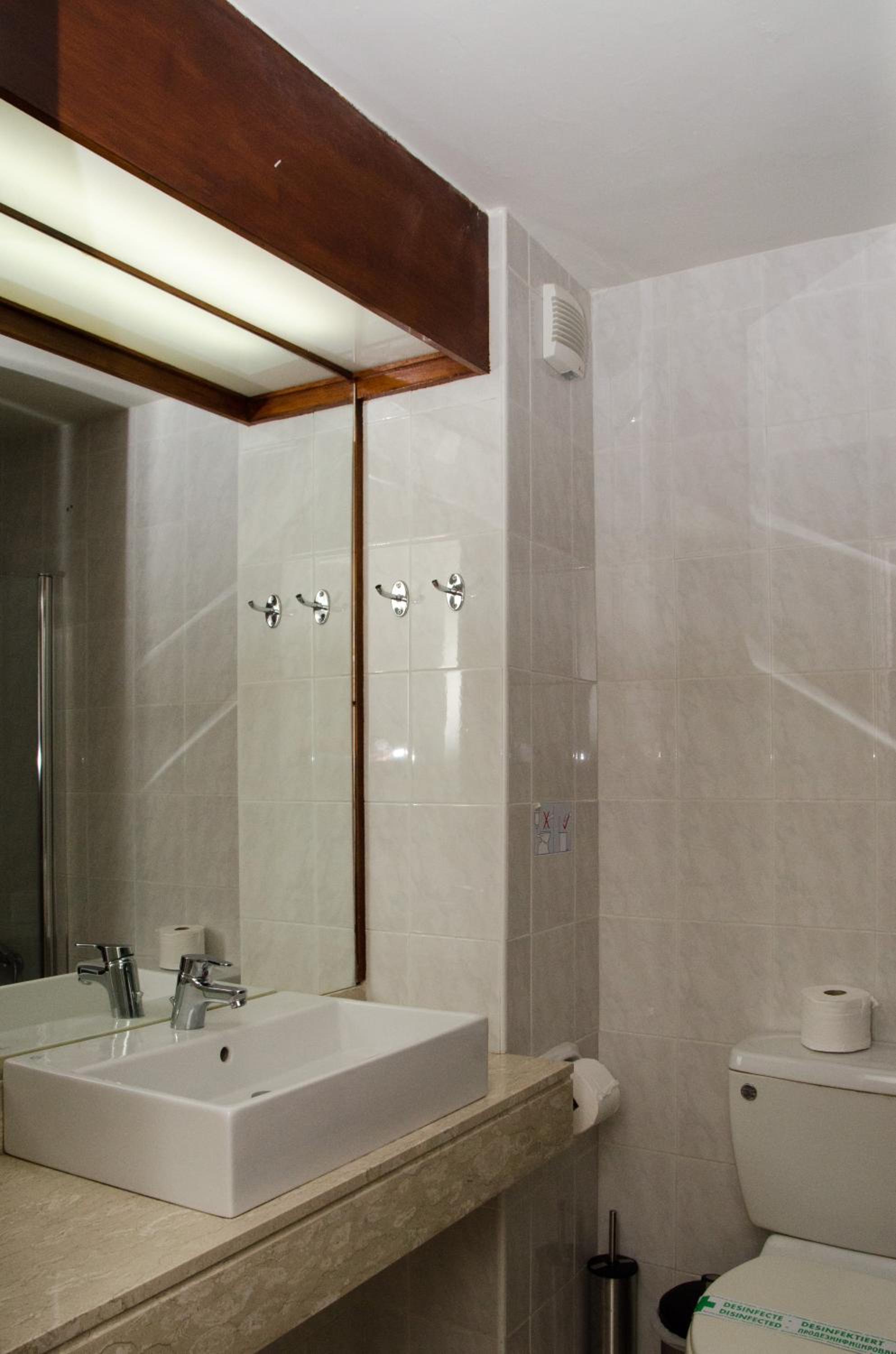 Standard Double or Twin Room photo 3