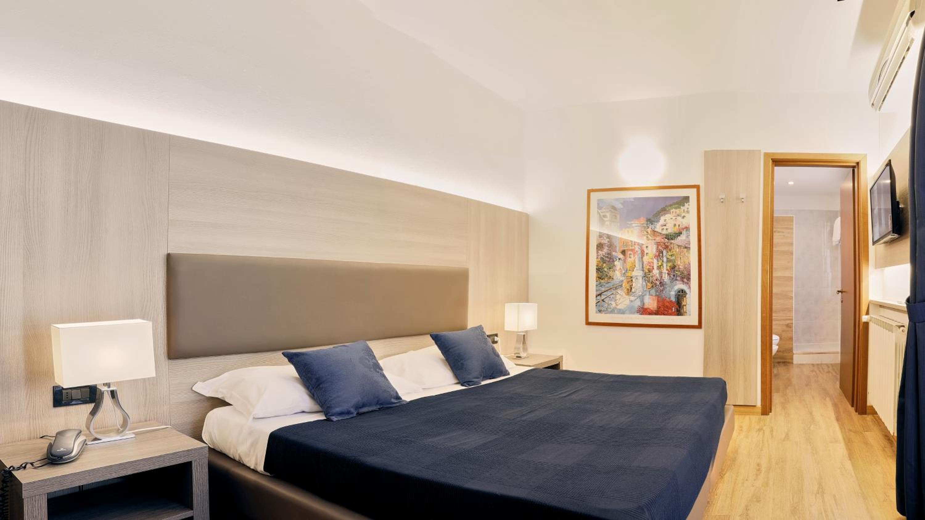 Double or Twin Room - Photo 4