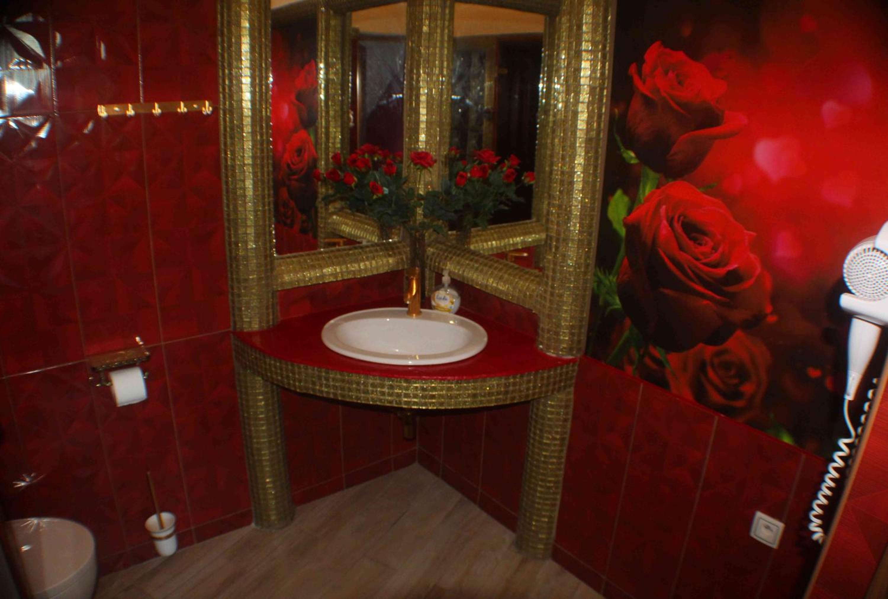 One-Bedroom Suite photo 2