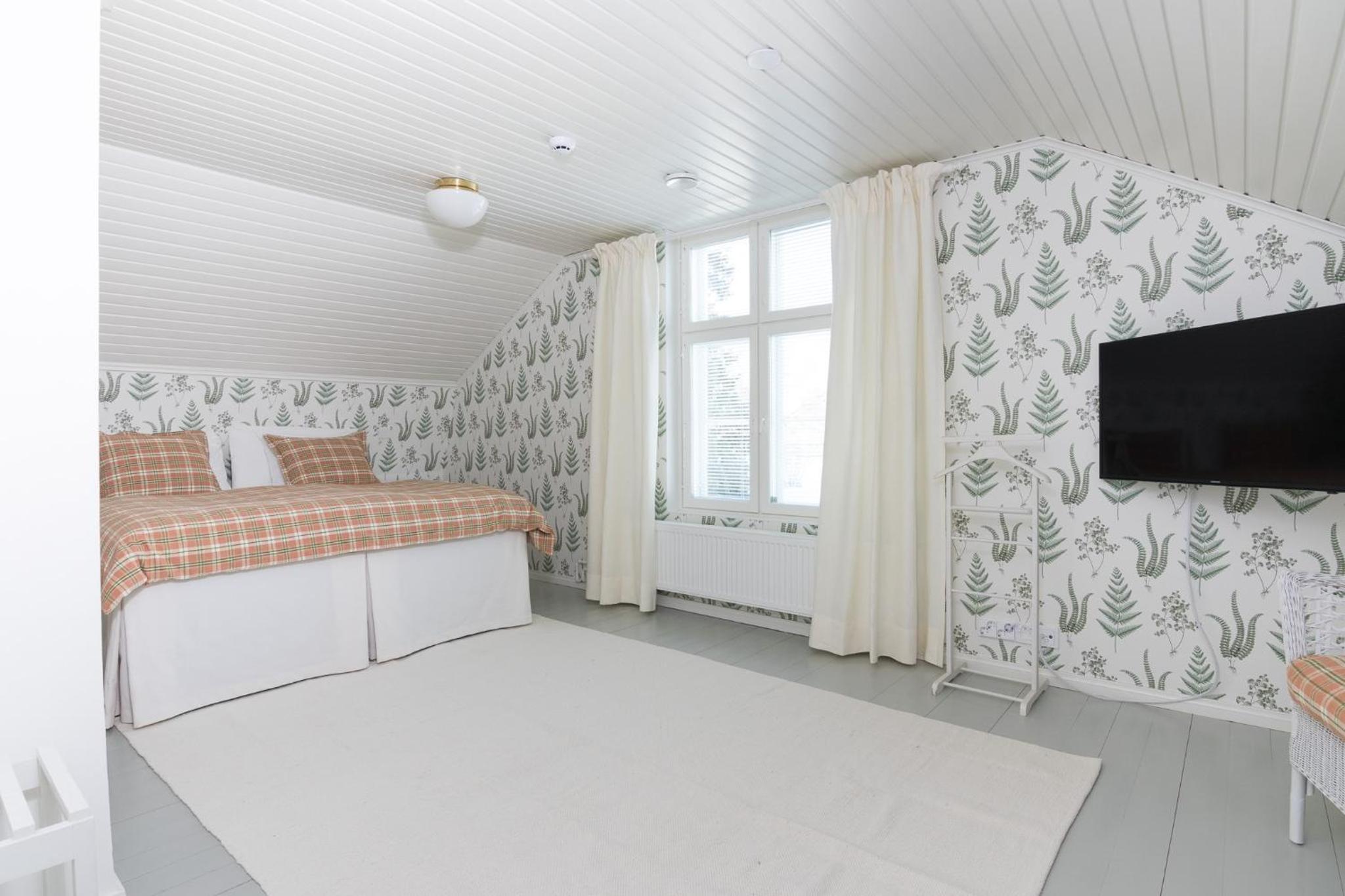 Double Room with Shared Bathroom