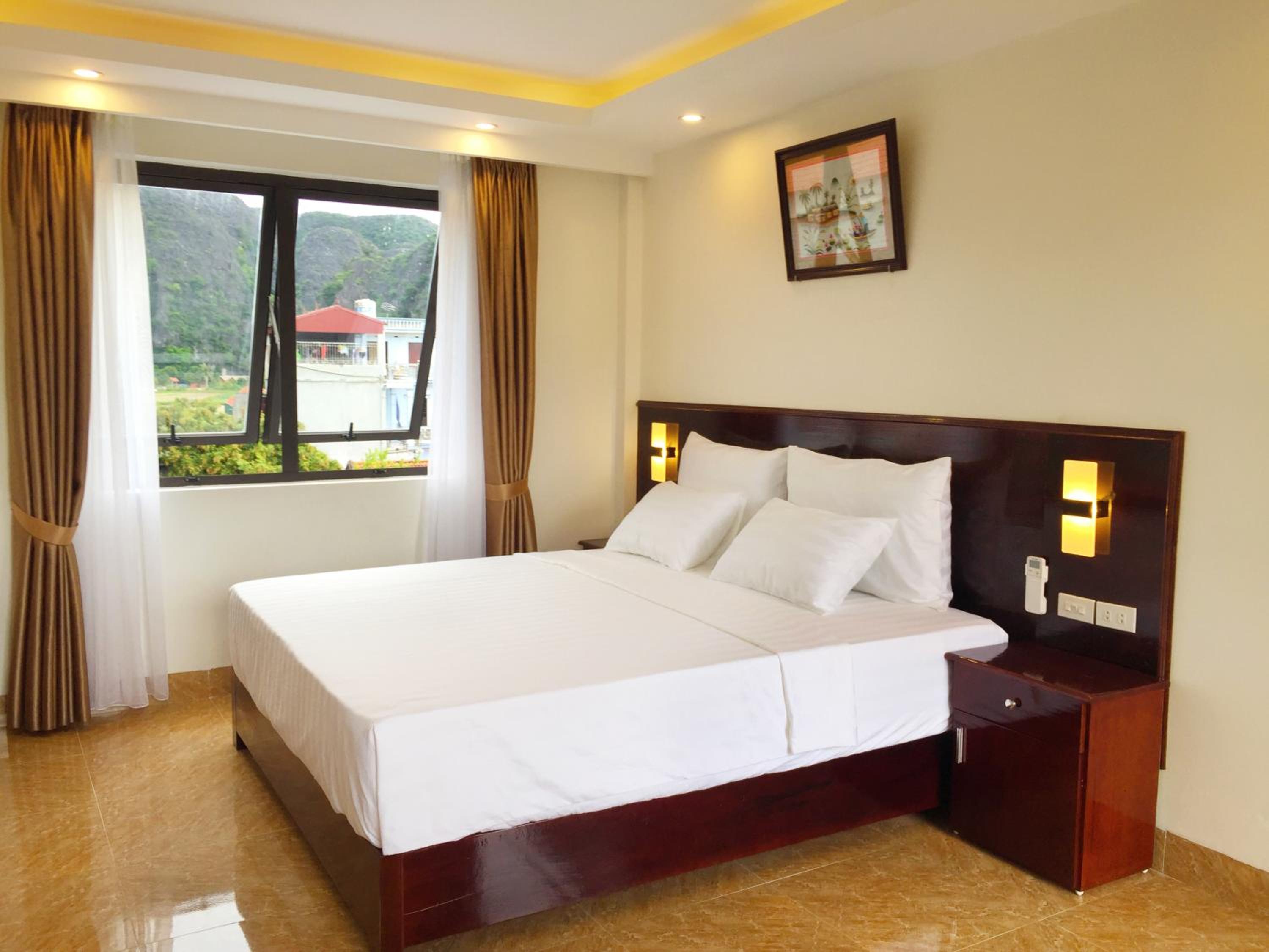 Standard King Room photo 3