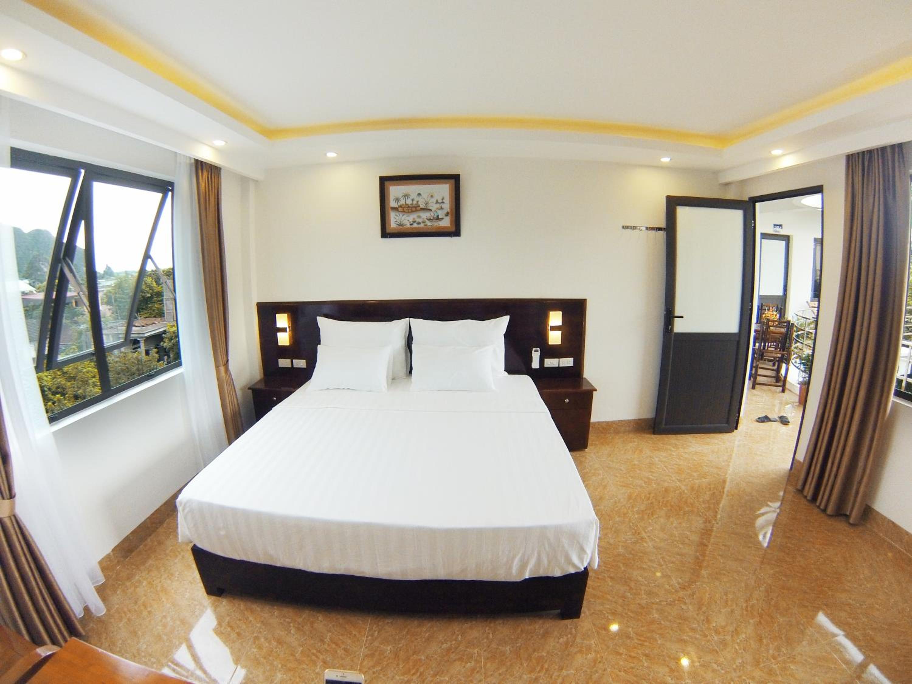 Standard King Room photo 1