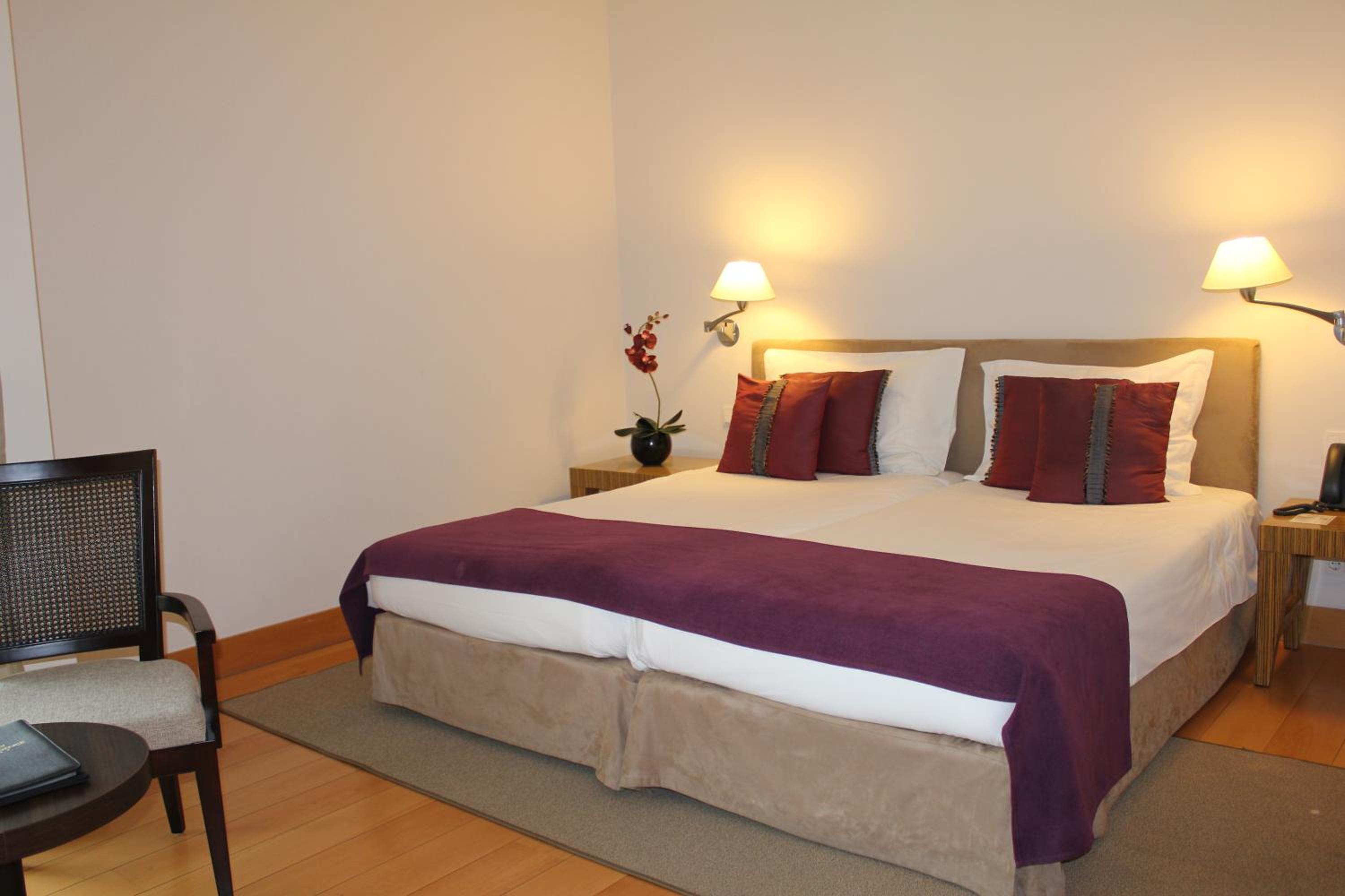 Twin Room with Land View - Photo 3