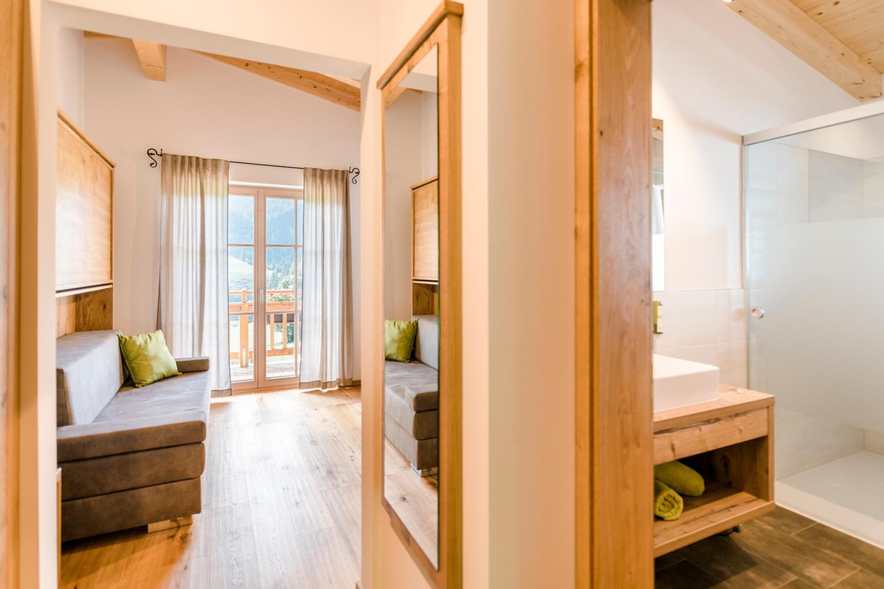 Double Room with Balcony - Annex photo 3