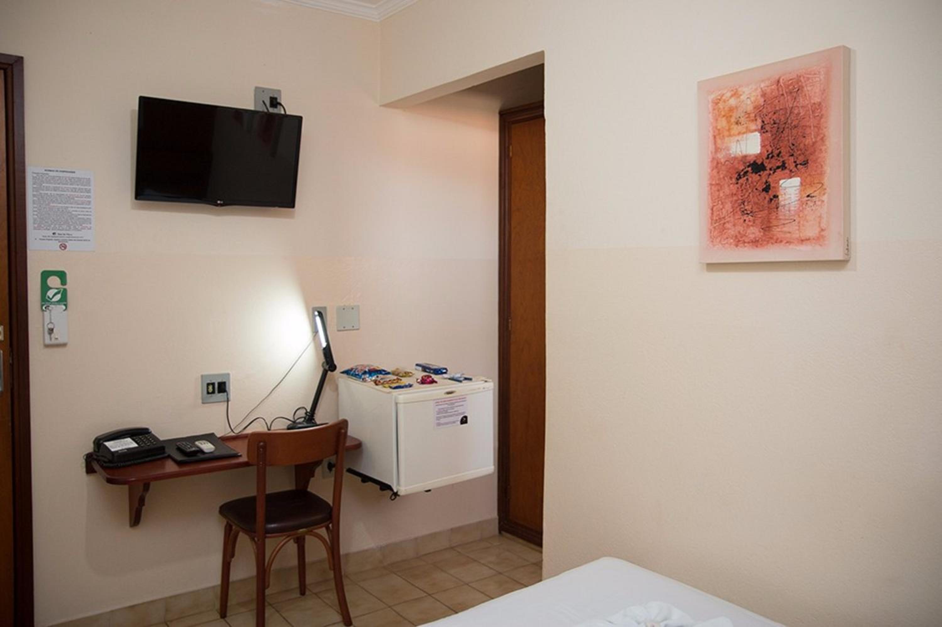 Standard Twin Room - Photo 4