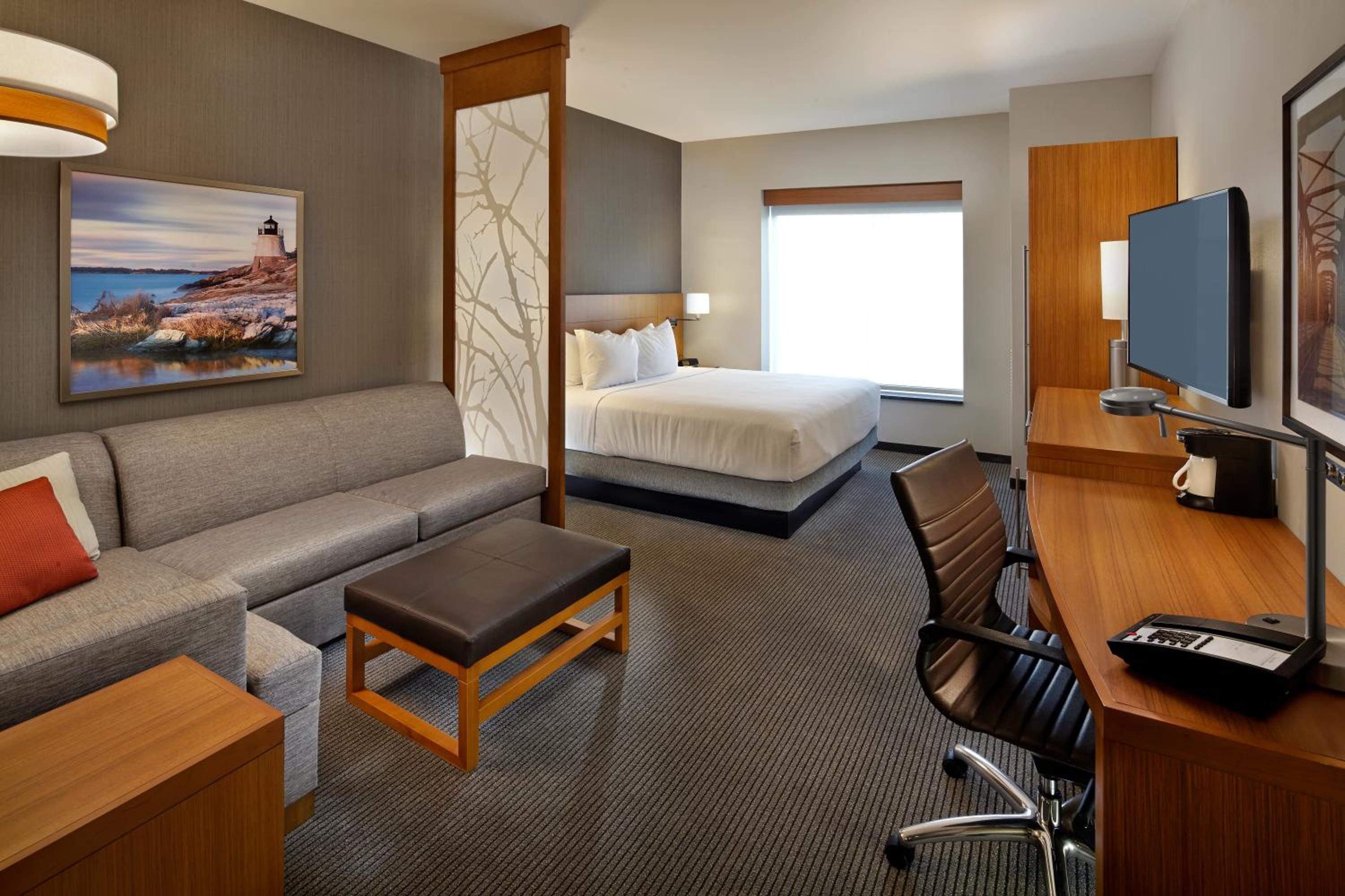 King Room with Sofa Bed and Accessible Tub - Disability Access photo 2