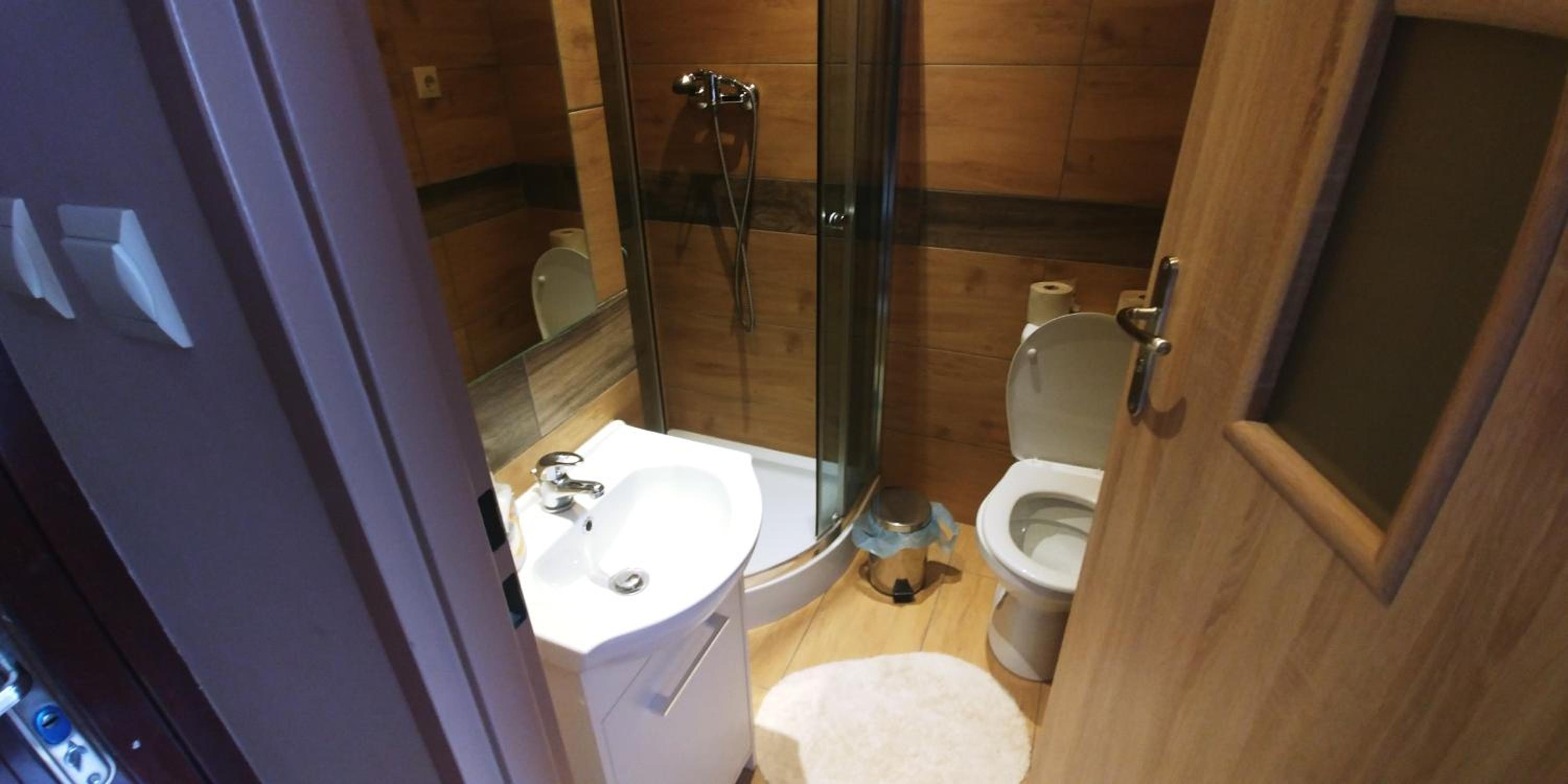 Classic Double Room with Shower - Photo 3