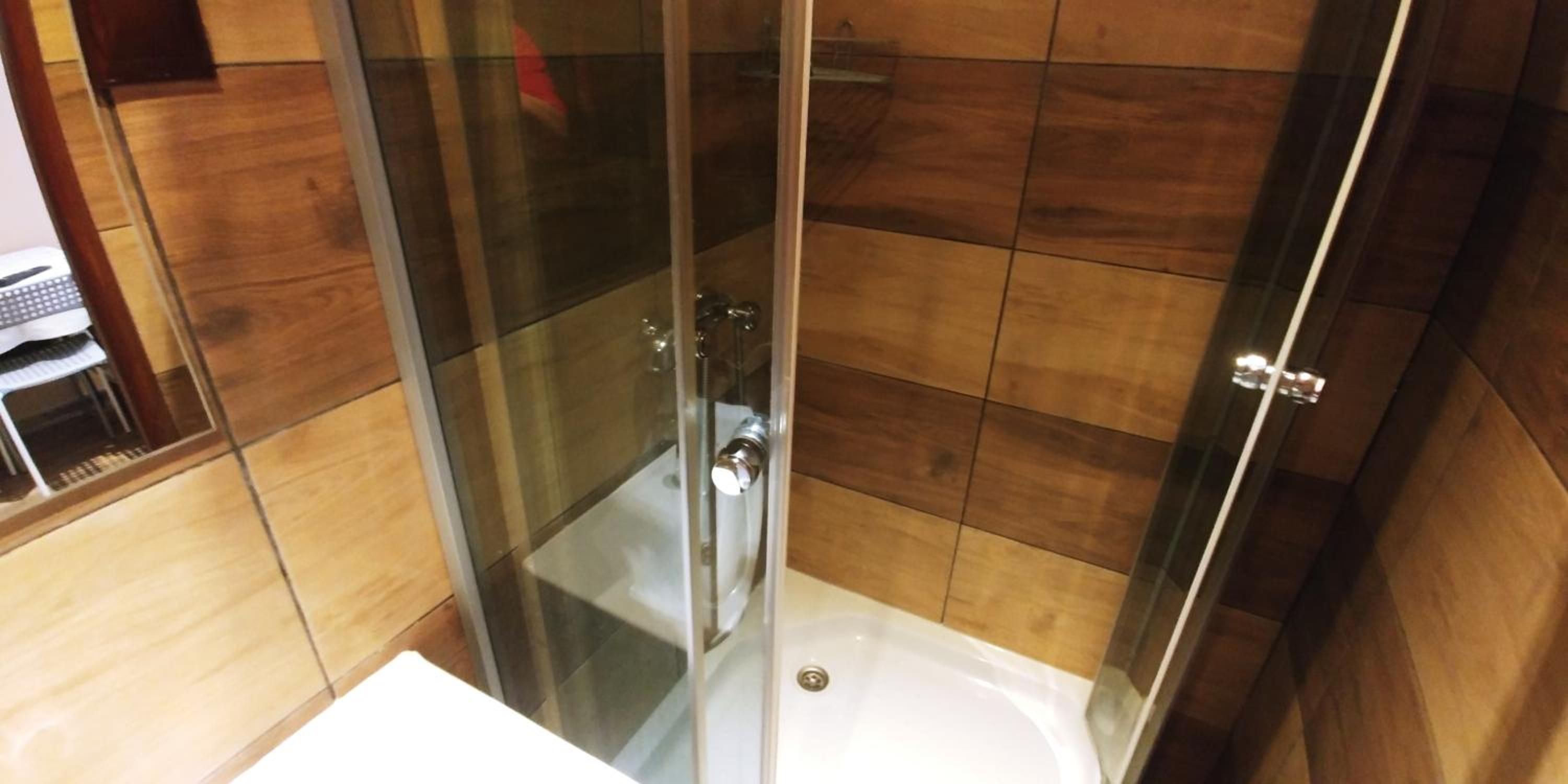 Triple Room with Private Bathroom - Photo 6