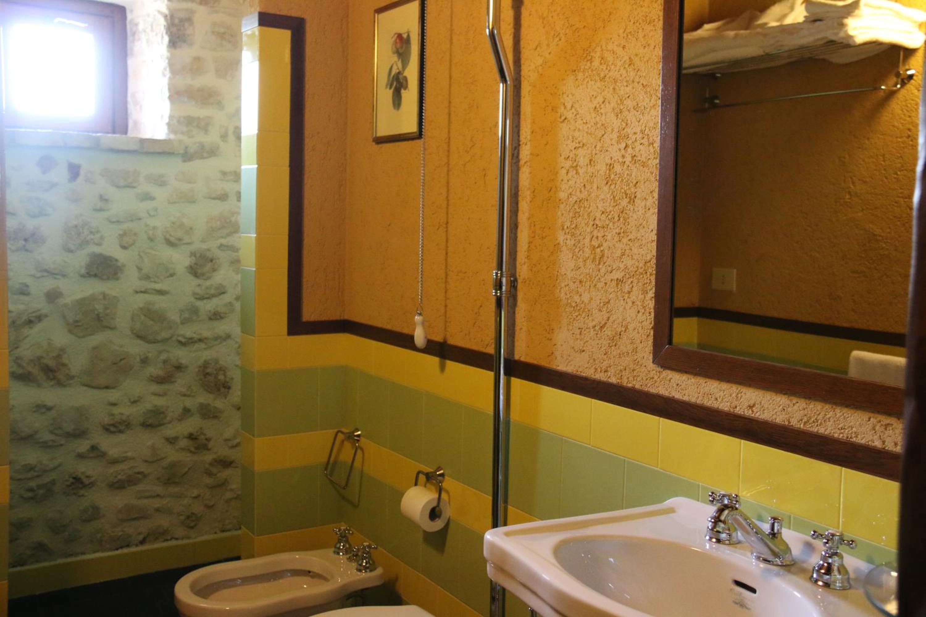 Quadruple Room with Mountain View - Photo 2