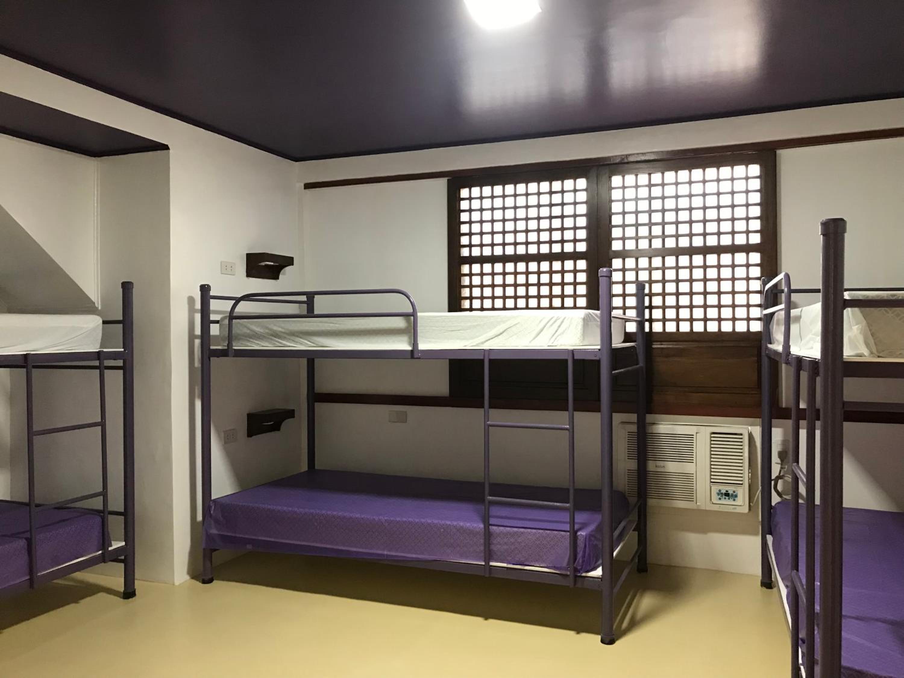 Bed in 6-Bed Mixed Dormitory Room photo 1