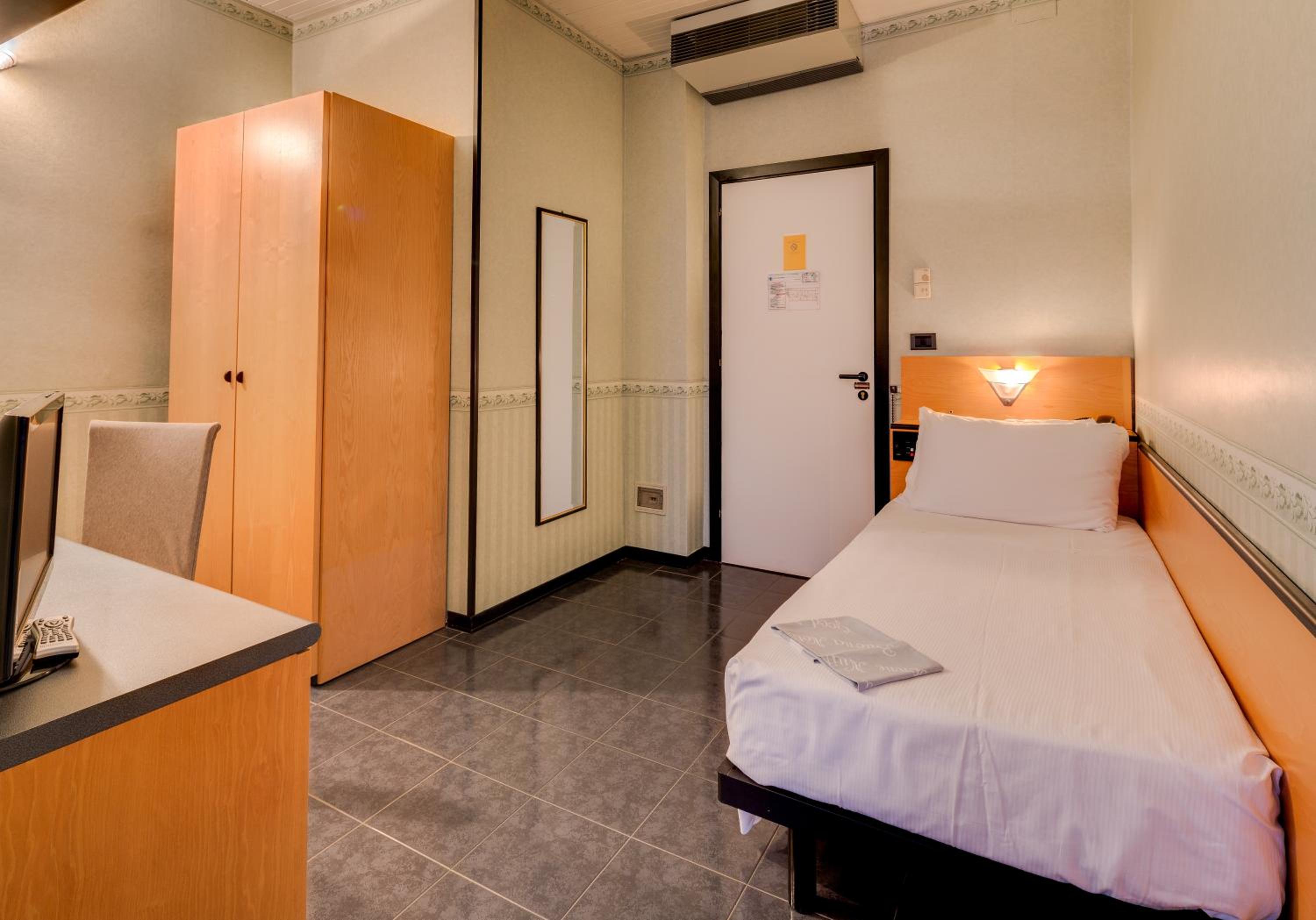 Economy Single Room