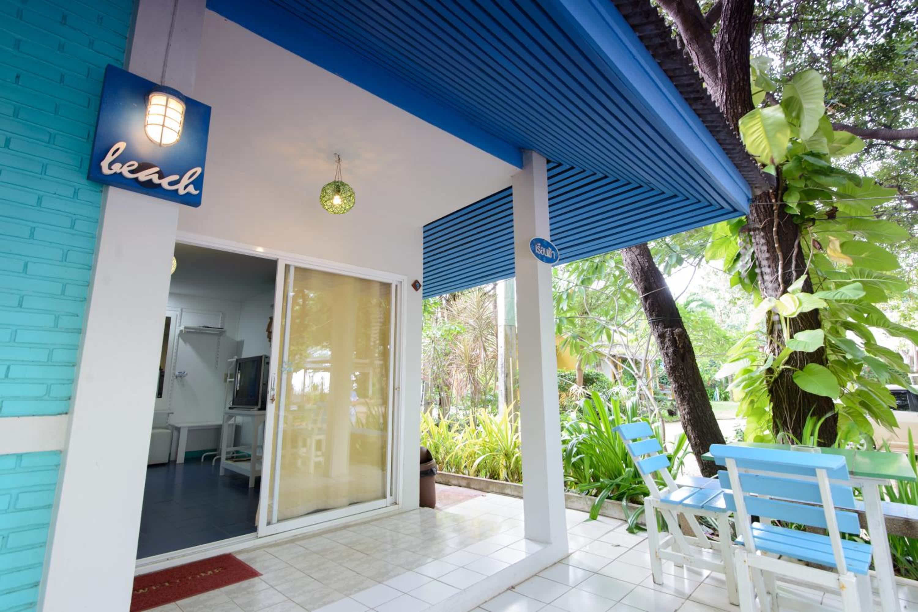 One-Bedroom House - Photo 8