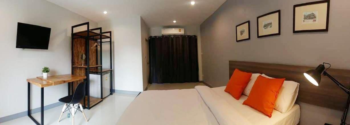 Studio Apartment - Photo 3
