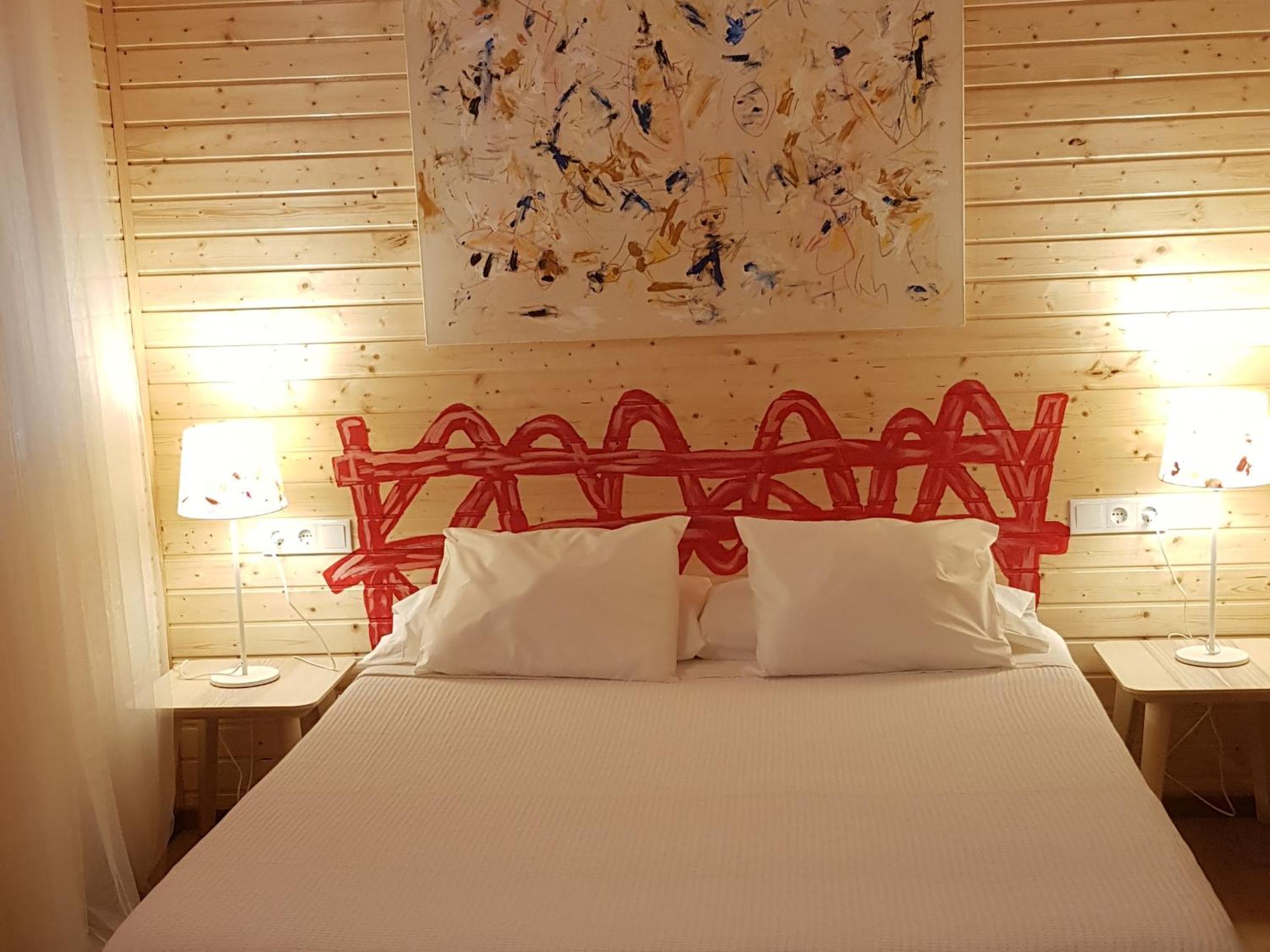 Deluxe Queen Room - Photo 6