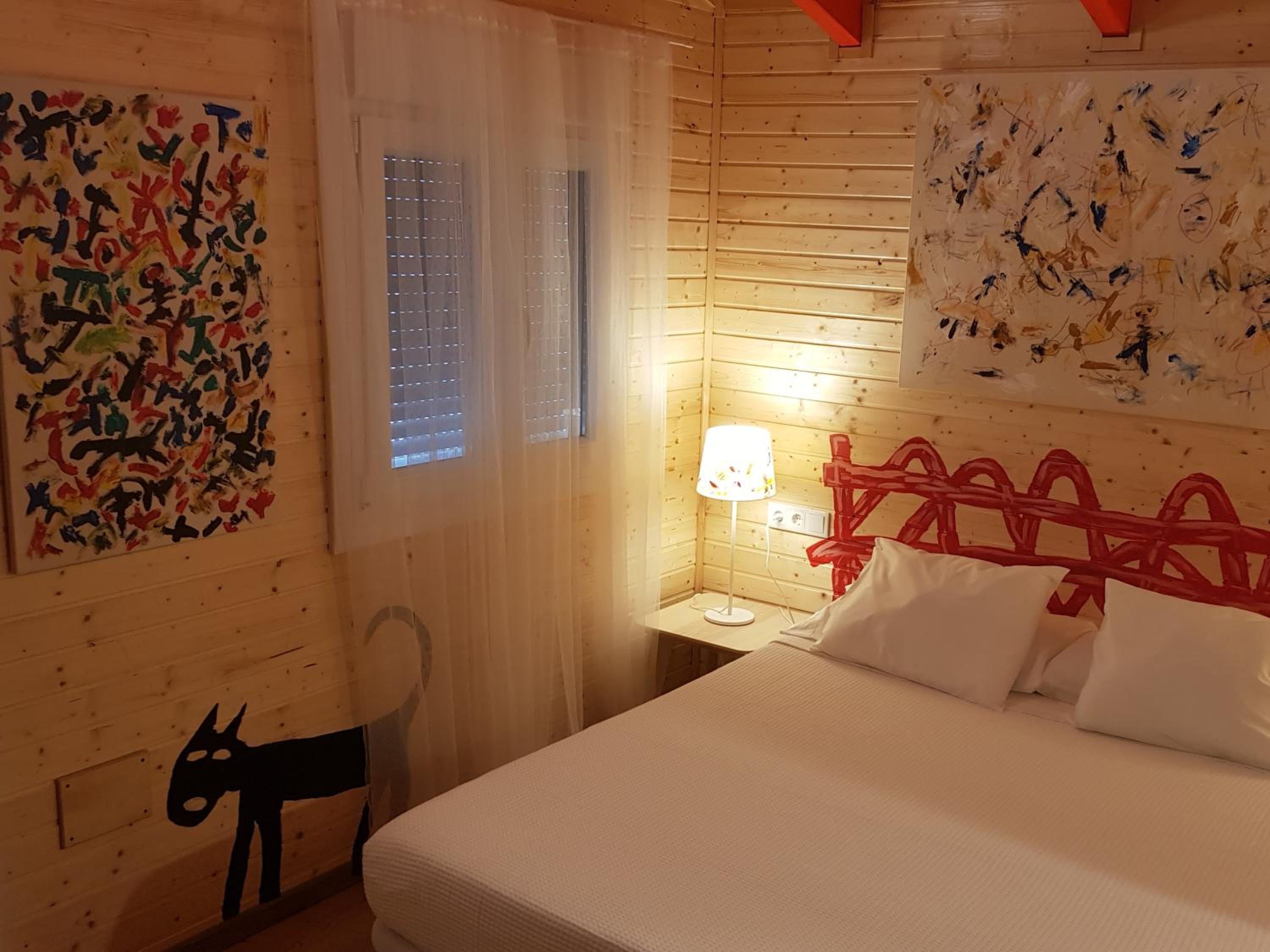 Deluxe Queen Room - Photo 1