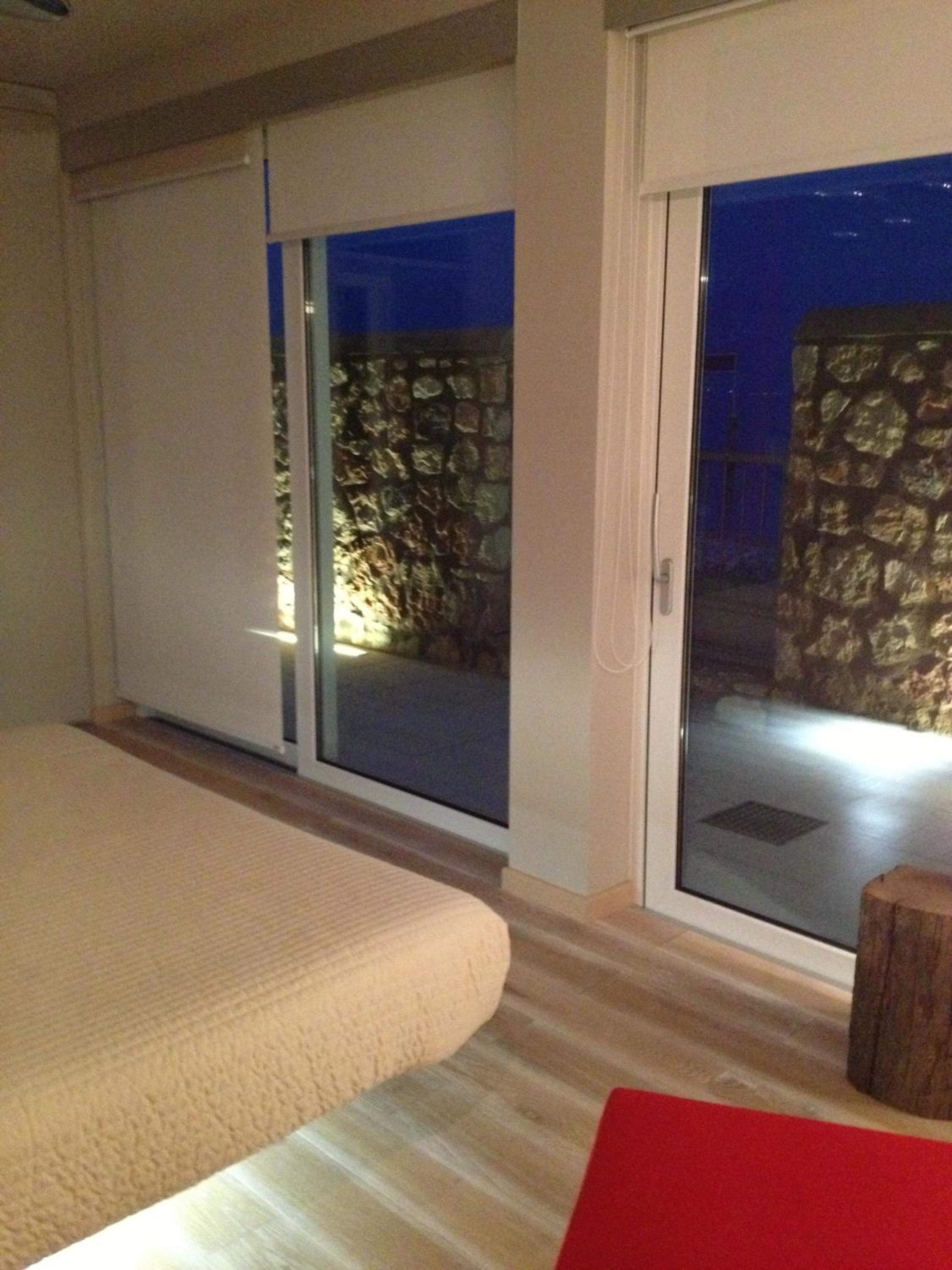 Double Room - Beach Front - Photo 8