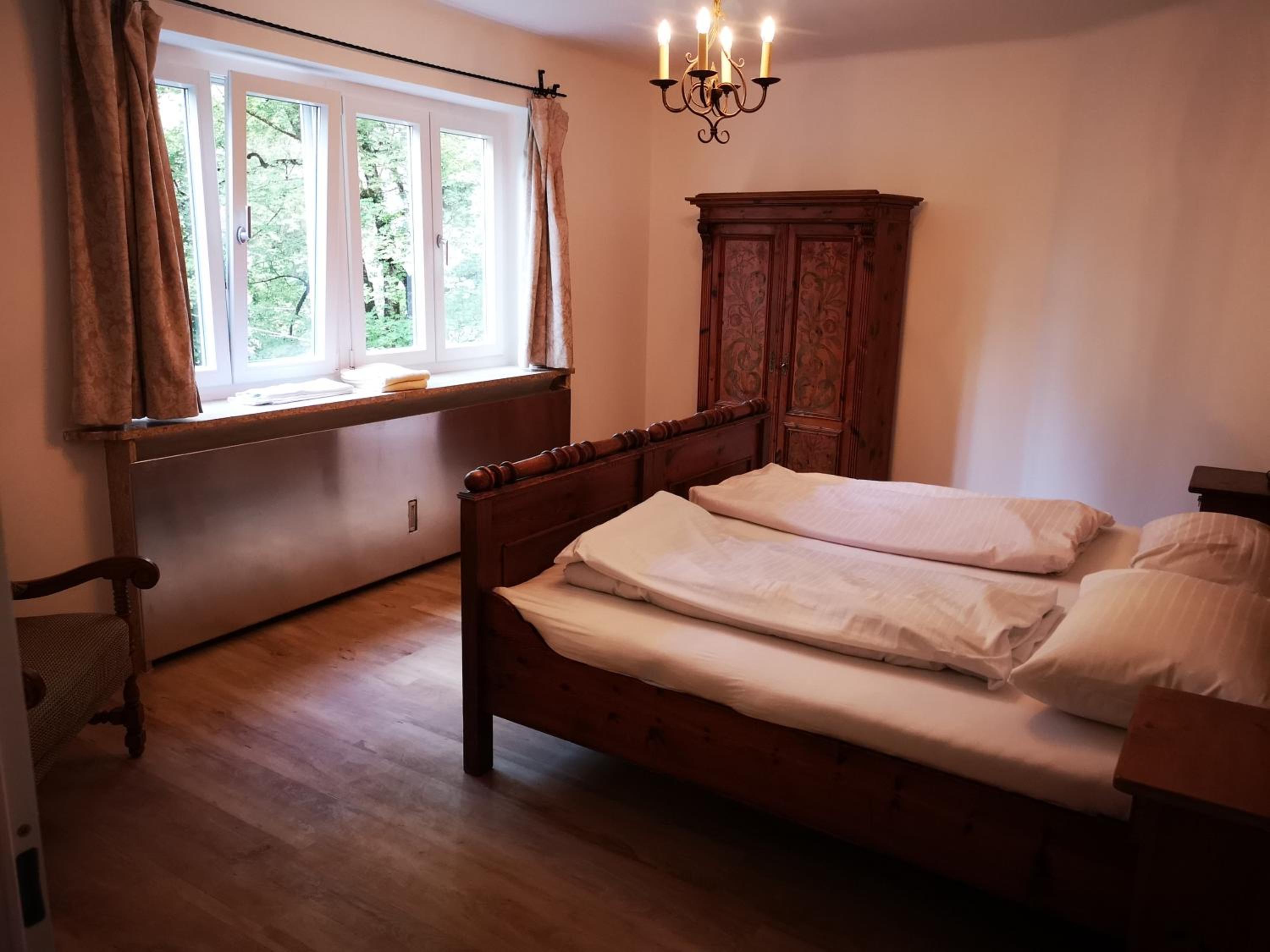 Double Room with Shared Bathroom photo 1