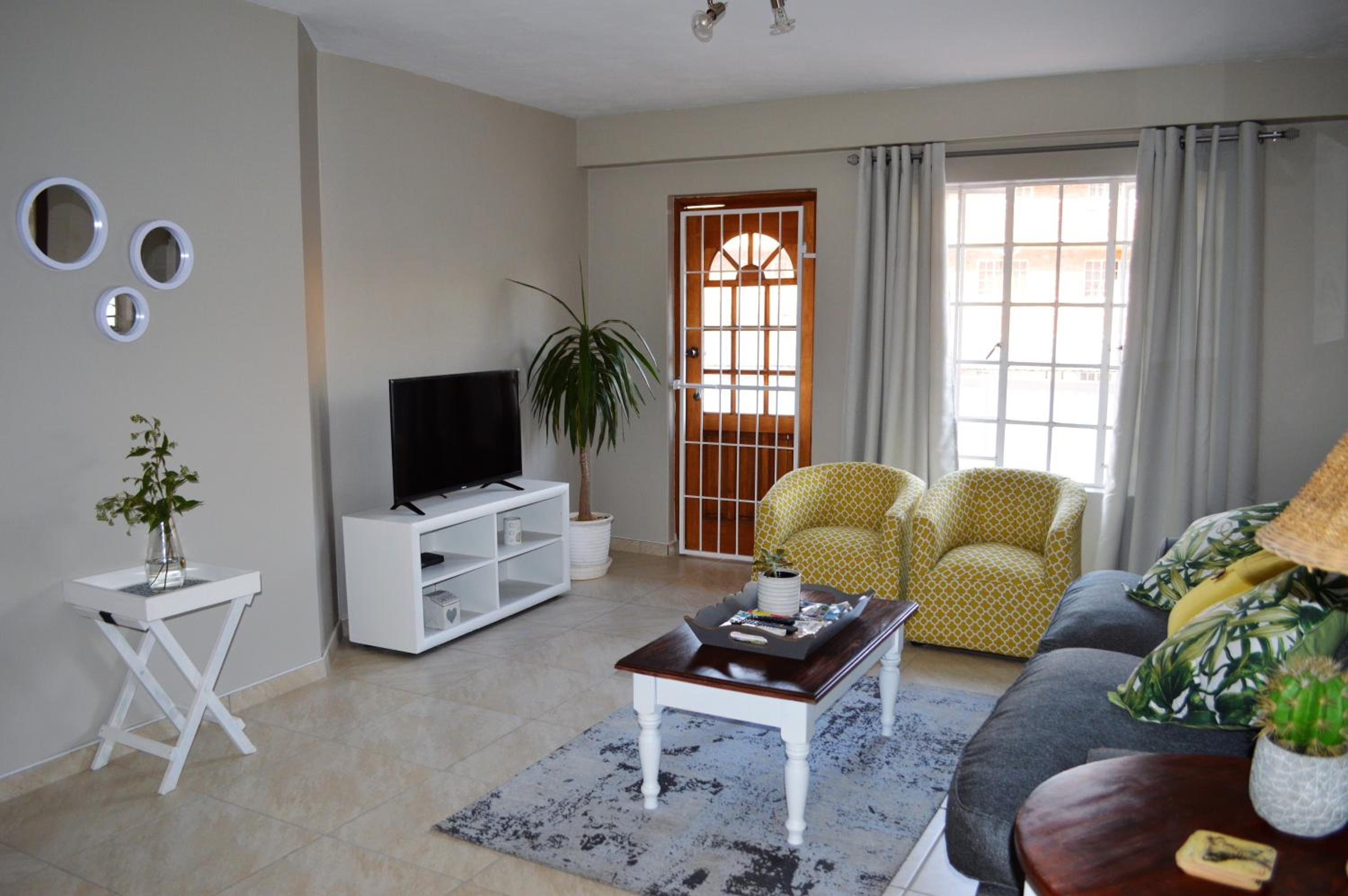 Apartment with Balcony photo 3