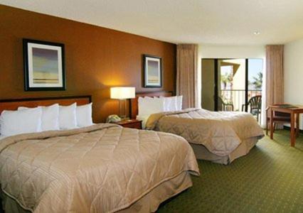 Queen Room with Two Queen Beds - Photo 1