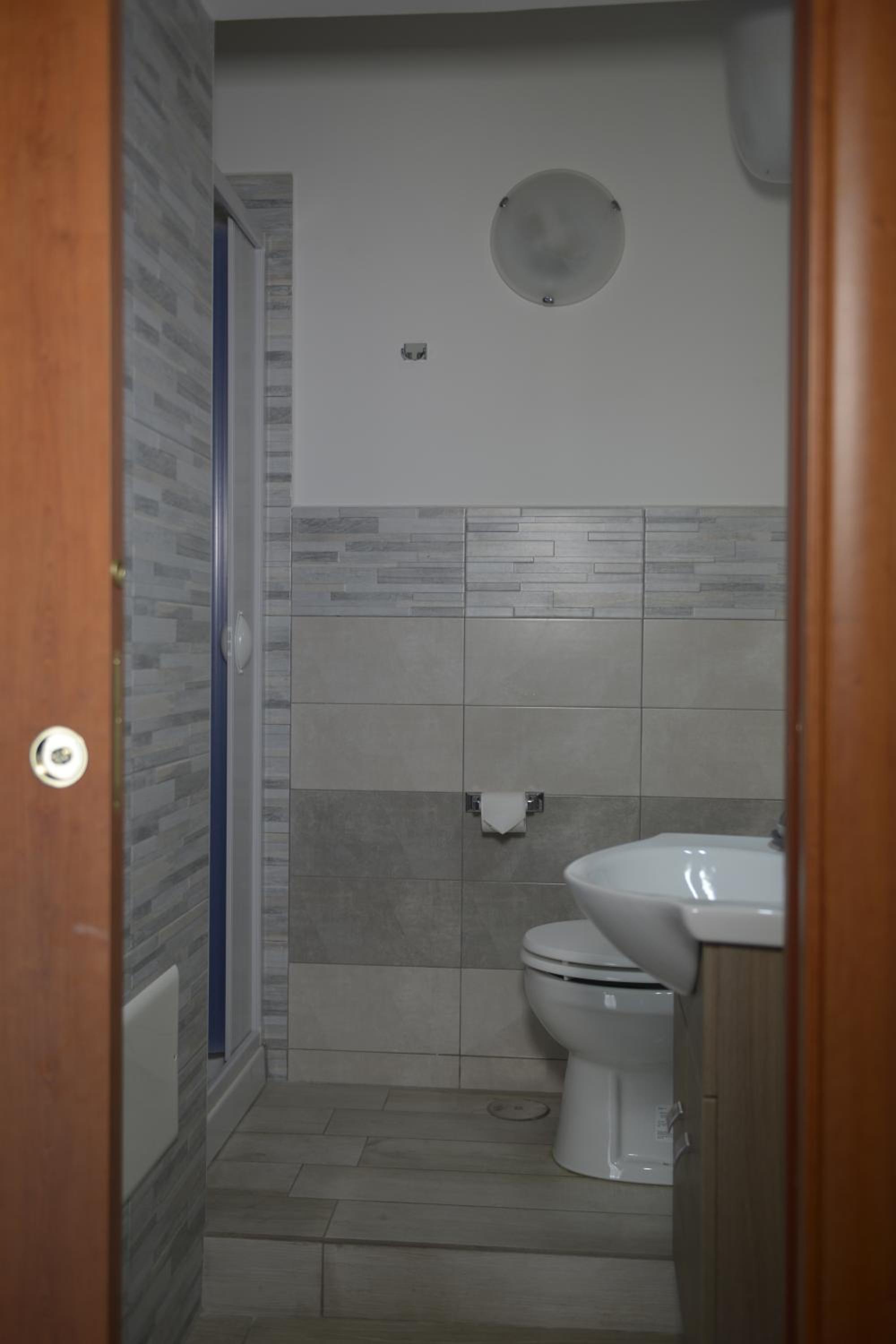 Double Room with Private Bathroom photo 3