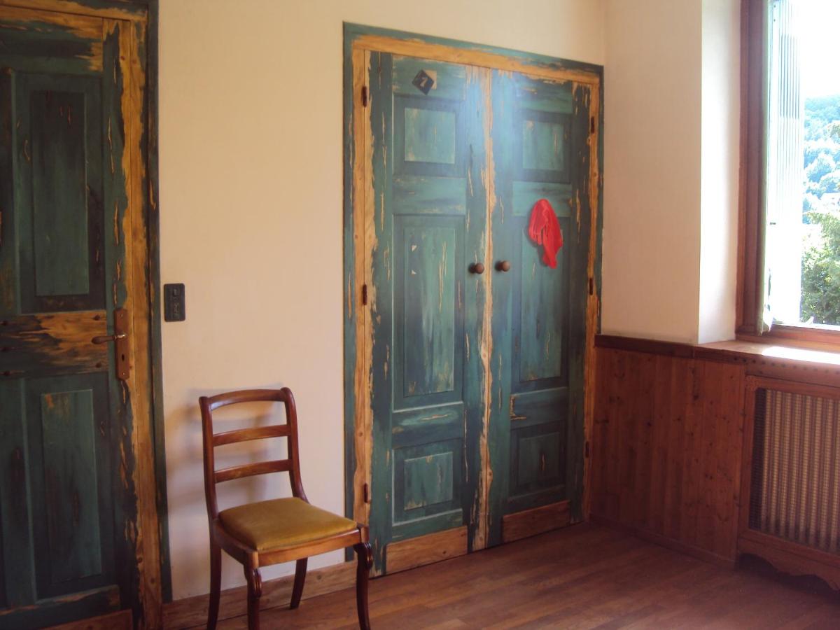 Double Room with Shared Bathroom photo 2