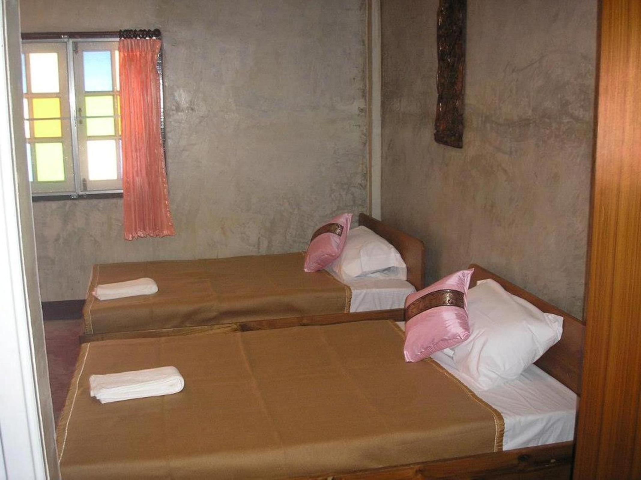 Twin Room - Photo 1
