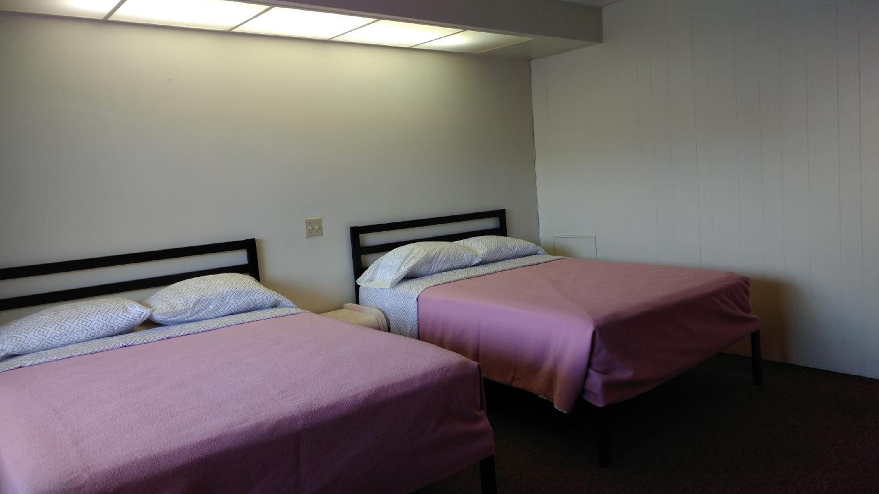 Standard Double Room with Two Double Beds - Non-Smoking - Photo 5