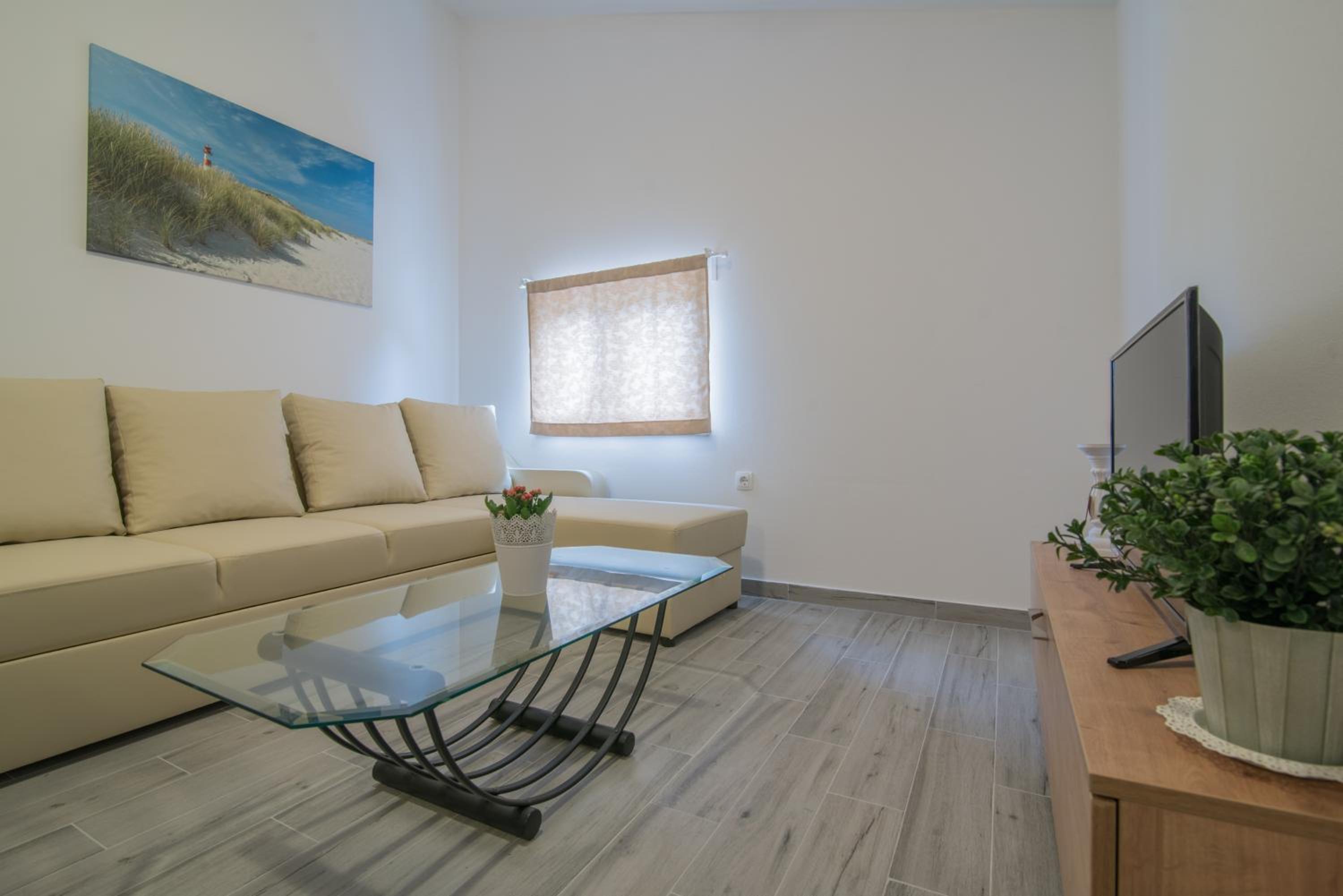 Two-Bedroom Apartment - Photo 4
