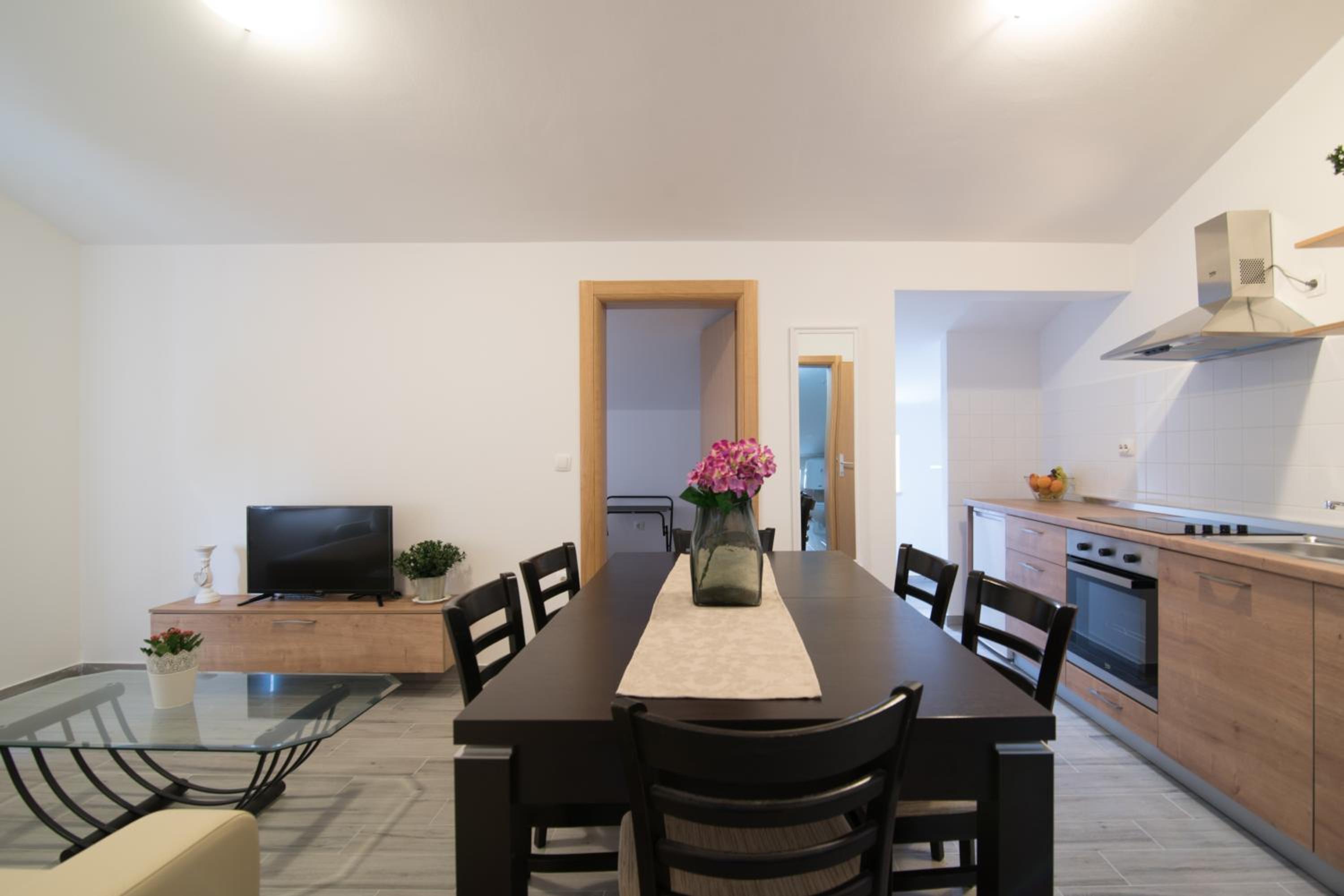 Two-Bedroom Apartment - Photo 15