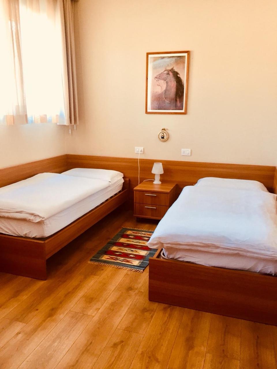 Twin Room with Bathroom - Photo 1