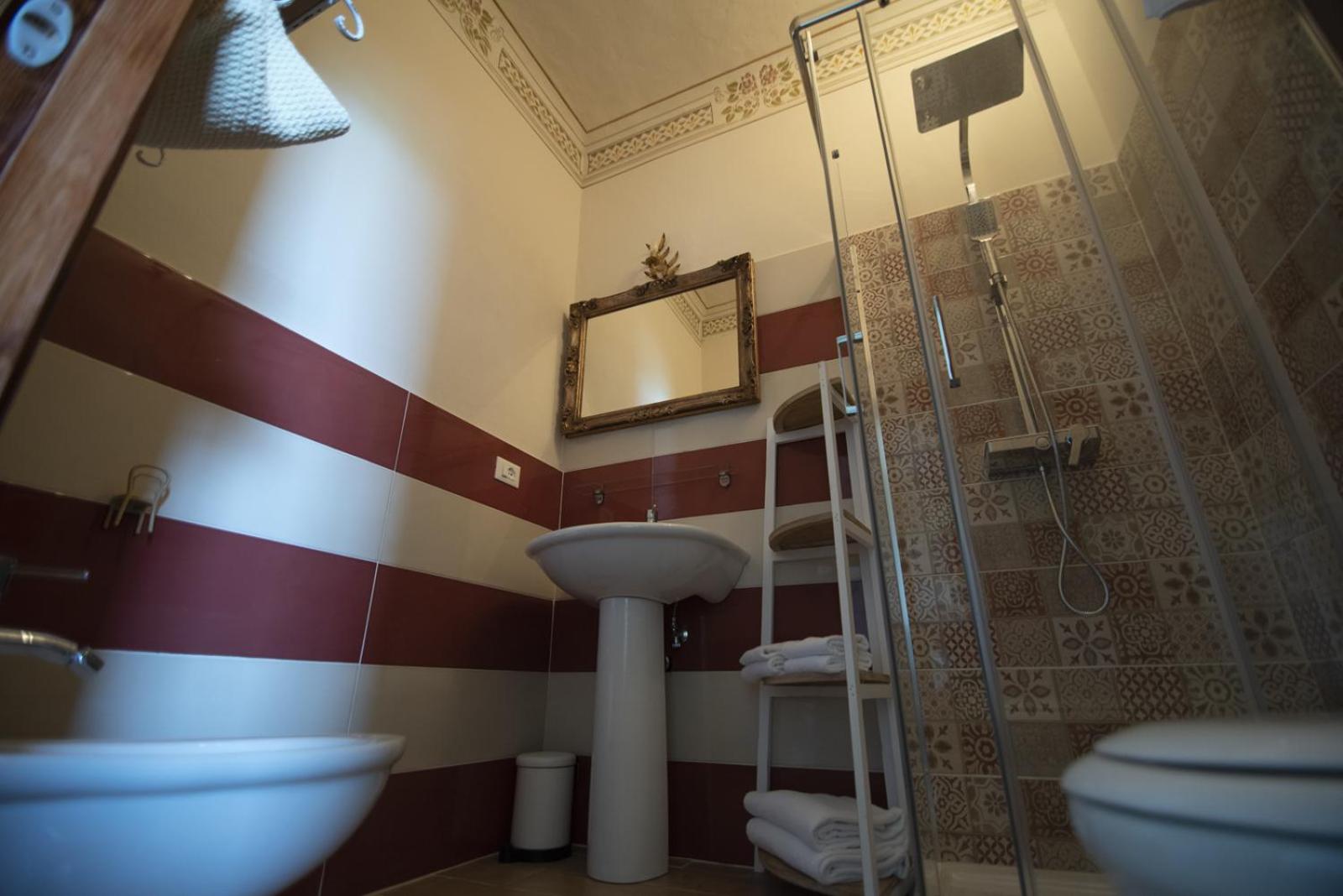 Double Room - Photo 4