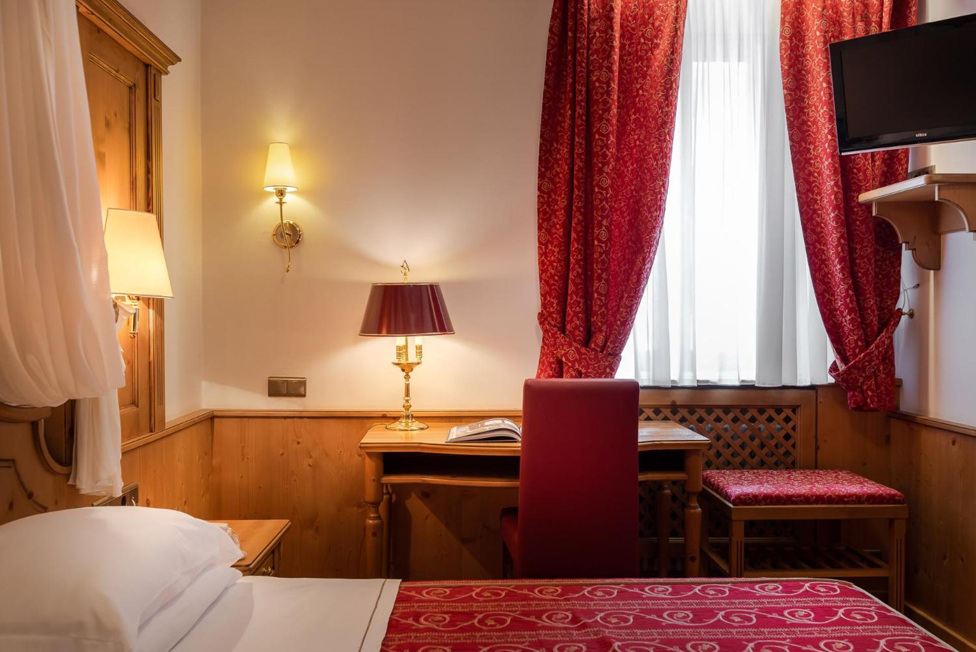 Superior Triple Room (2 Adults + 1 Child) - Photo 3