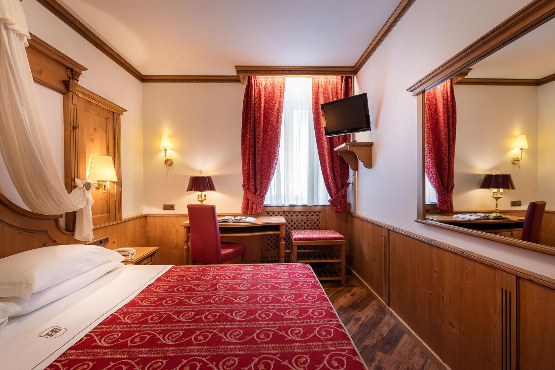Superior Triple Room (2 Adults + 1 Child) - Photo 2