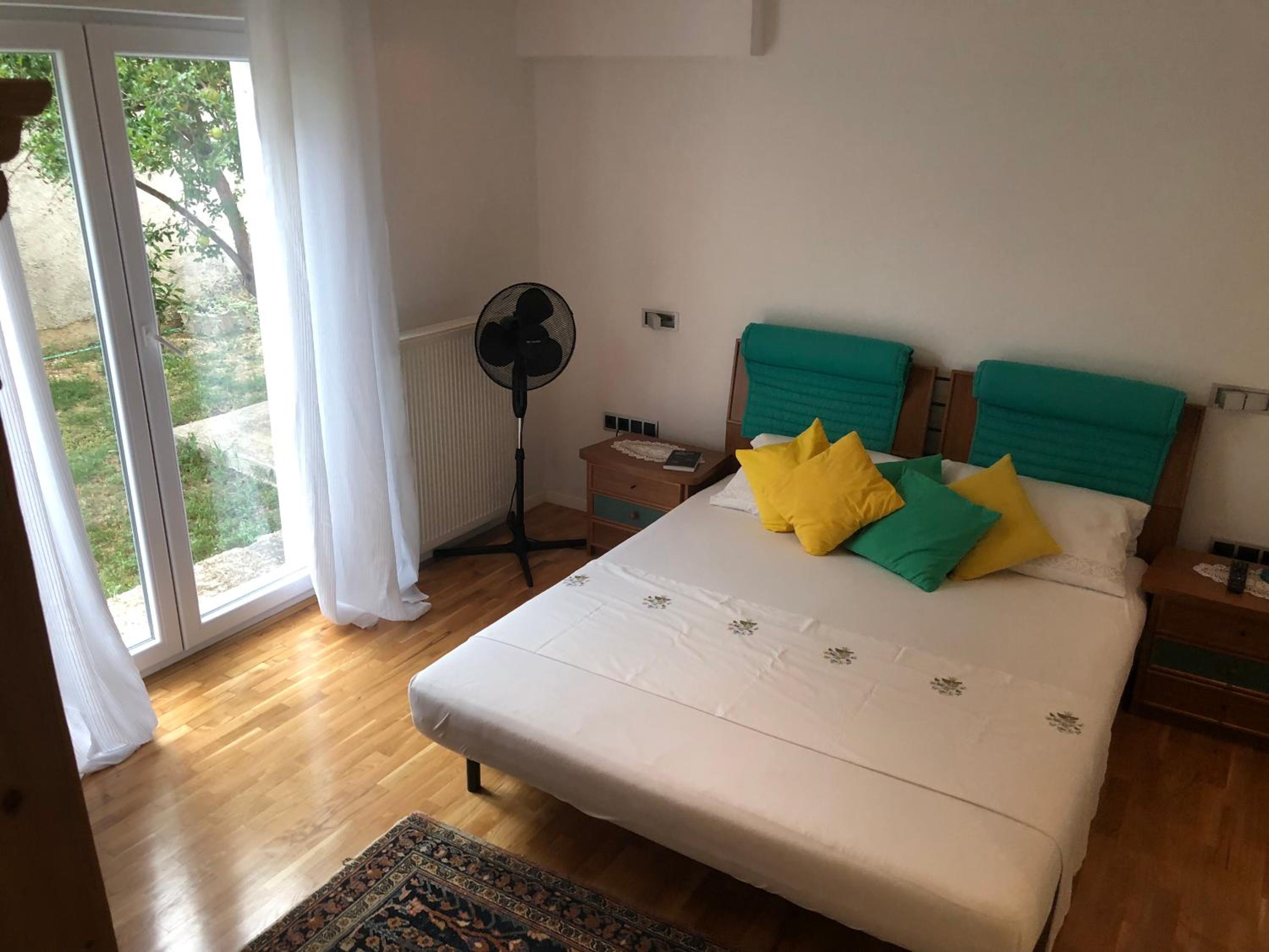 Double Room with Spa Bath - Photo 9