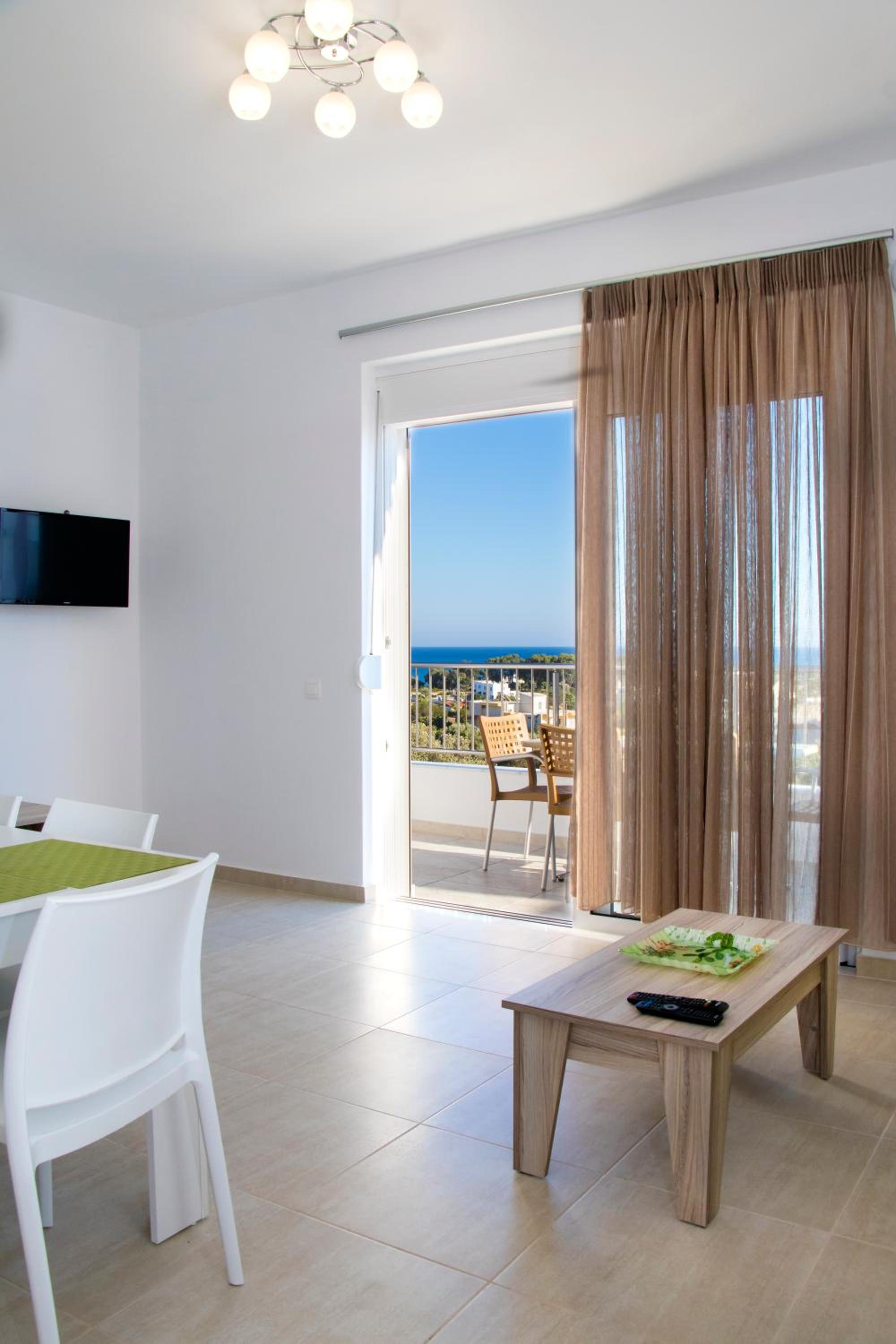 Apartment with Sea View - Photo 3