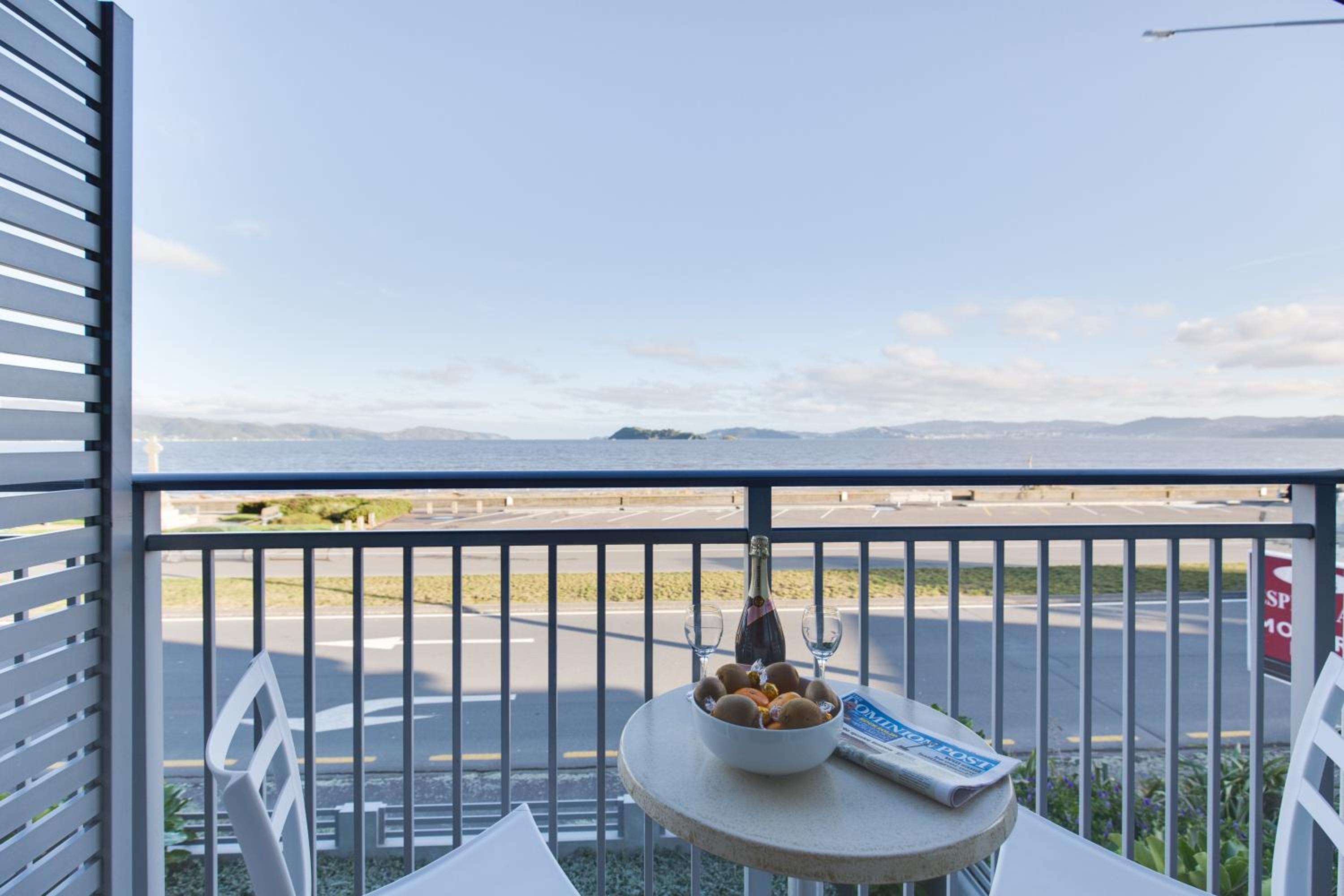 Studio with Spa Bath and Sea View - Top Floor