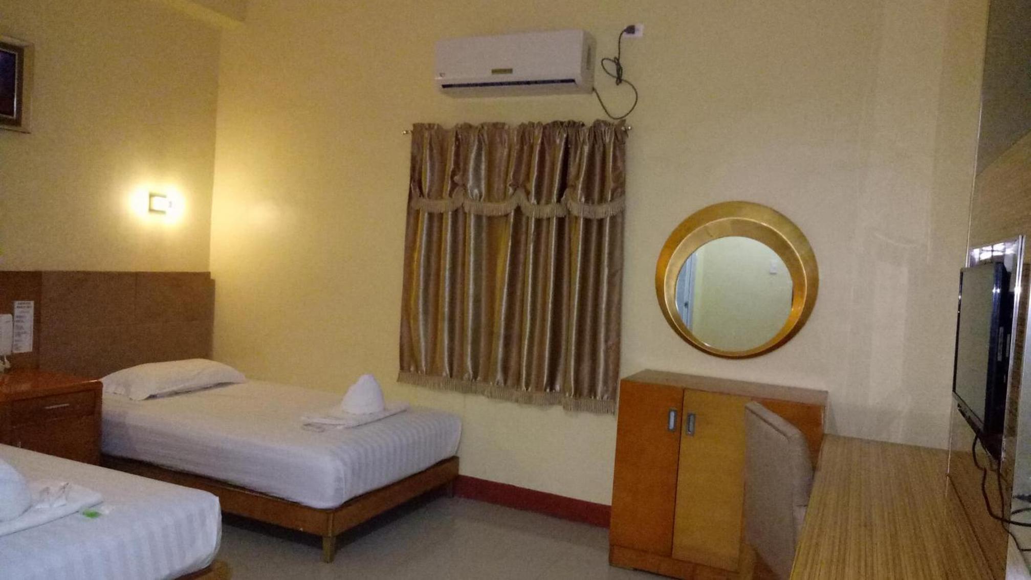 Deluxe Twin Room photo 3