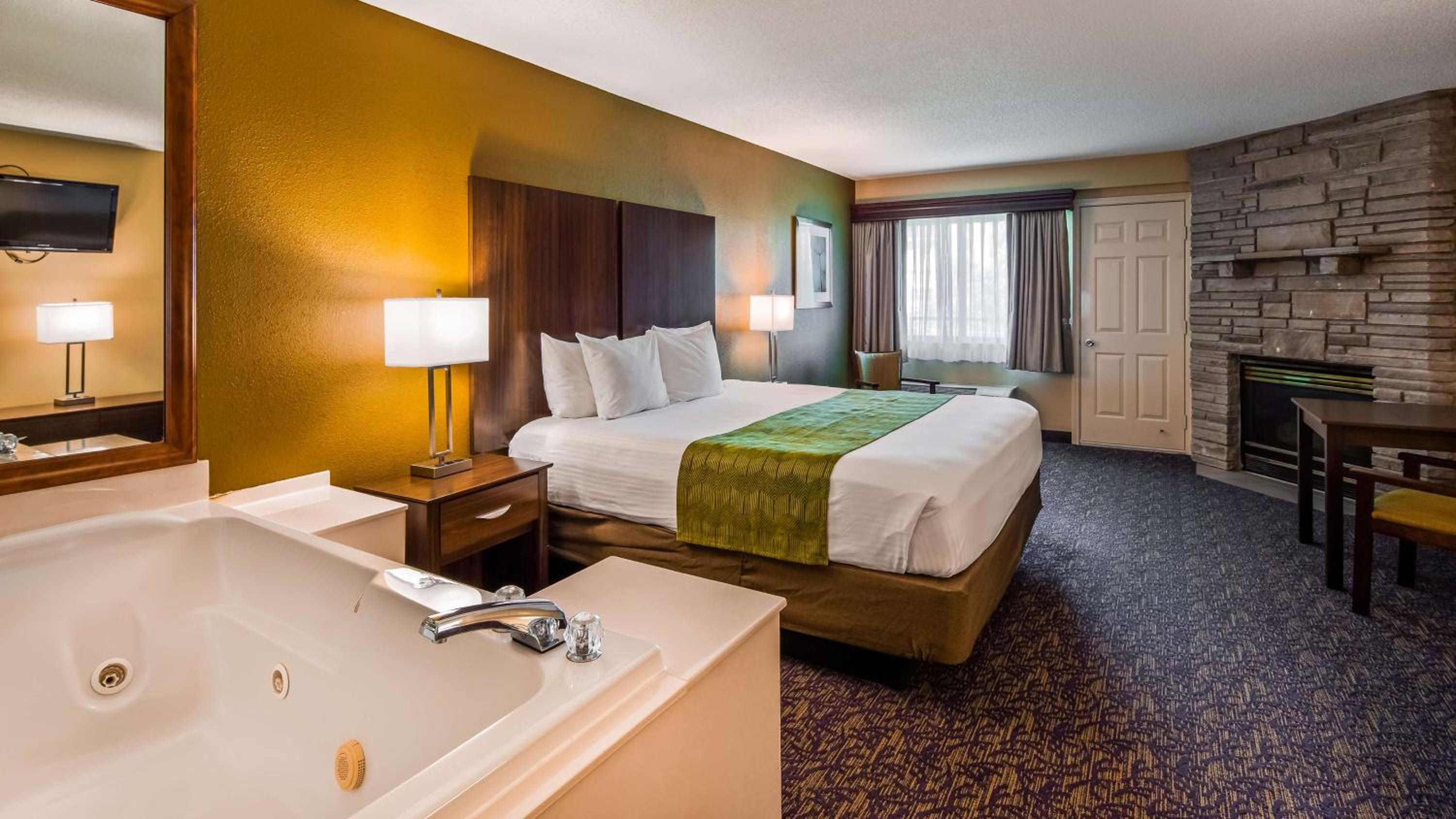 King Room with Private Balcony and Spa Bath - Non-Smoking