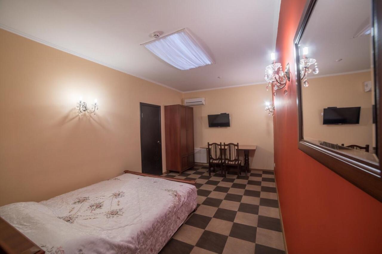 Budget Double Room photo 2